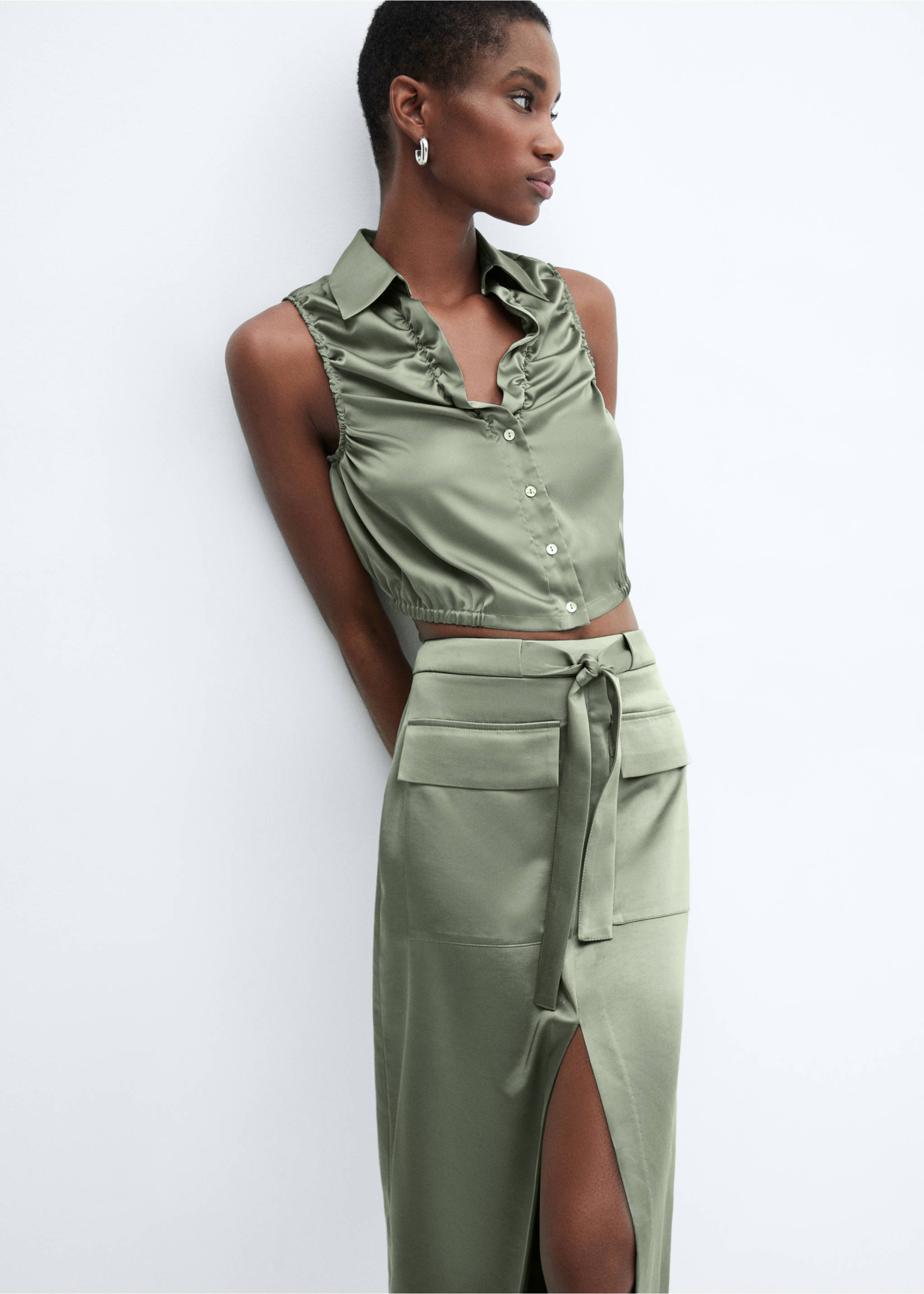 Ruched satin shirt - Details of the article 2, Green. Ref: 67000442-00.