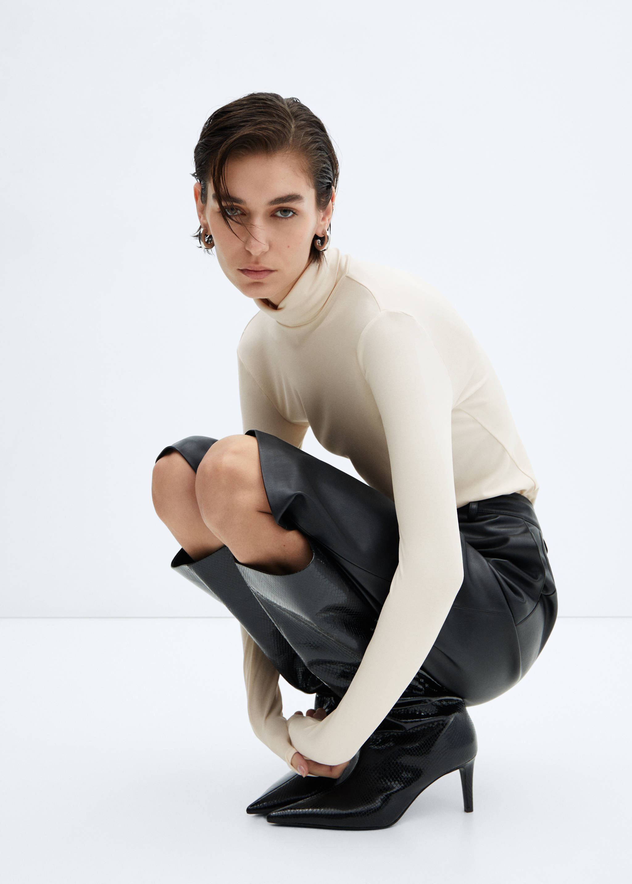 Modal turtleneck t-shirt - Details of the article 2
