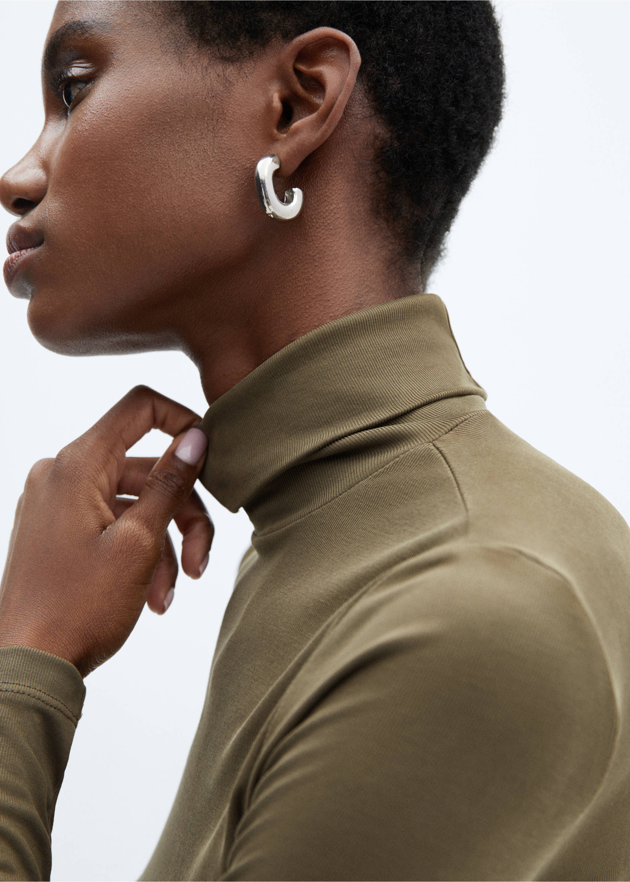 Modal turtleneck t-shirt - Details of the article 1, Khaki. Ref: 67000462-00.