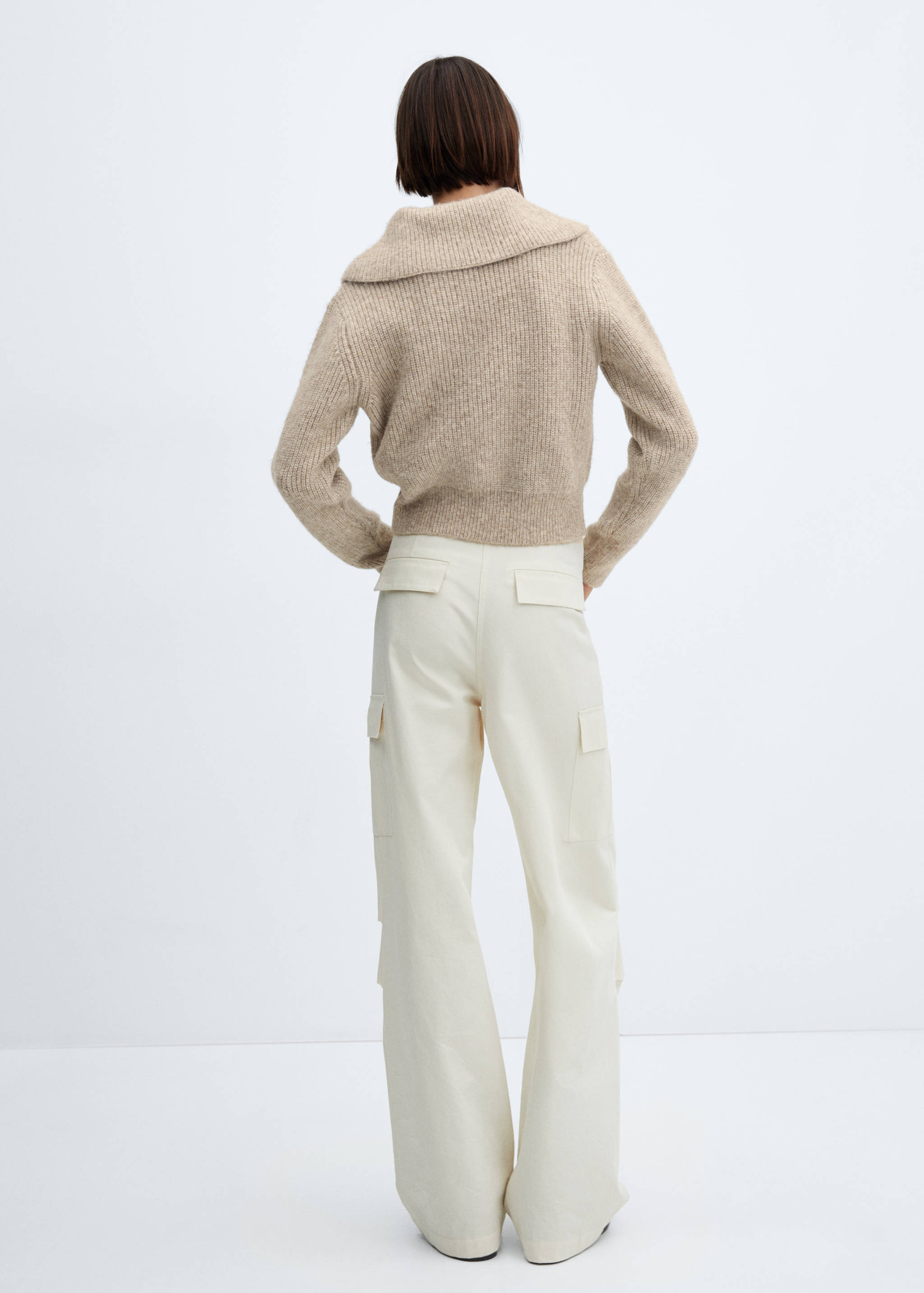 Strickpullover mit Reverskragen - Rückseite des Artikels