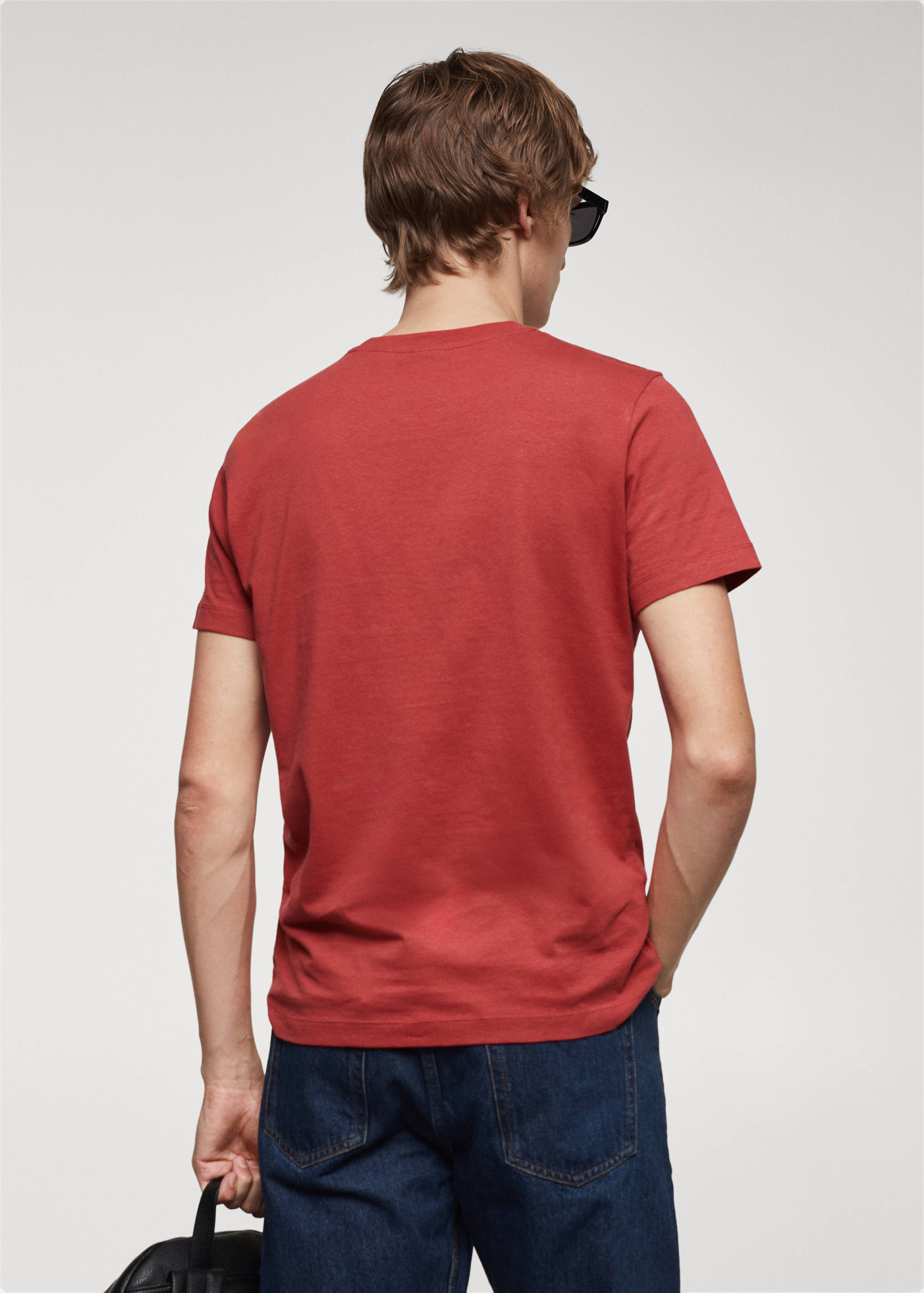 100% cotton slim-fit t-shirt - Reverse of the article