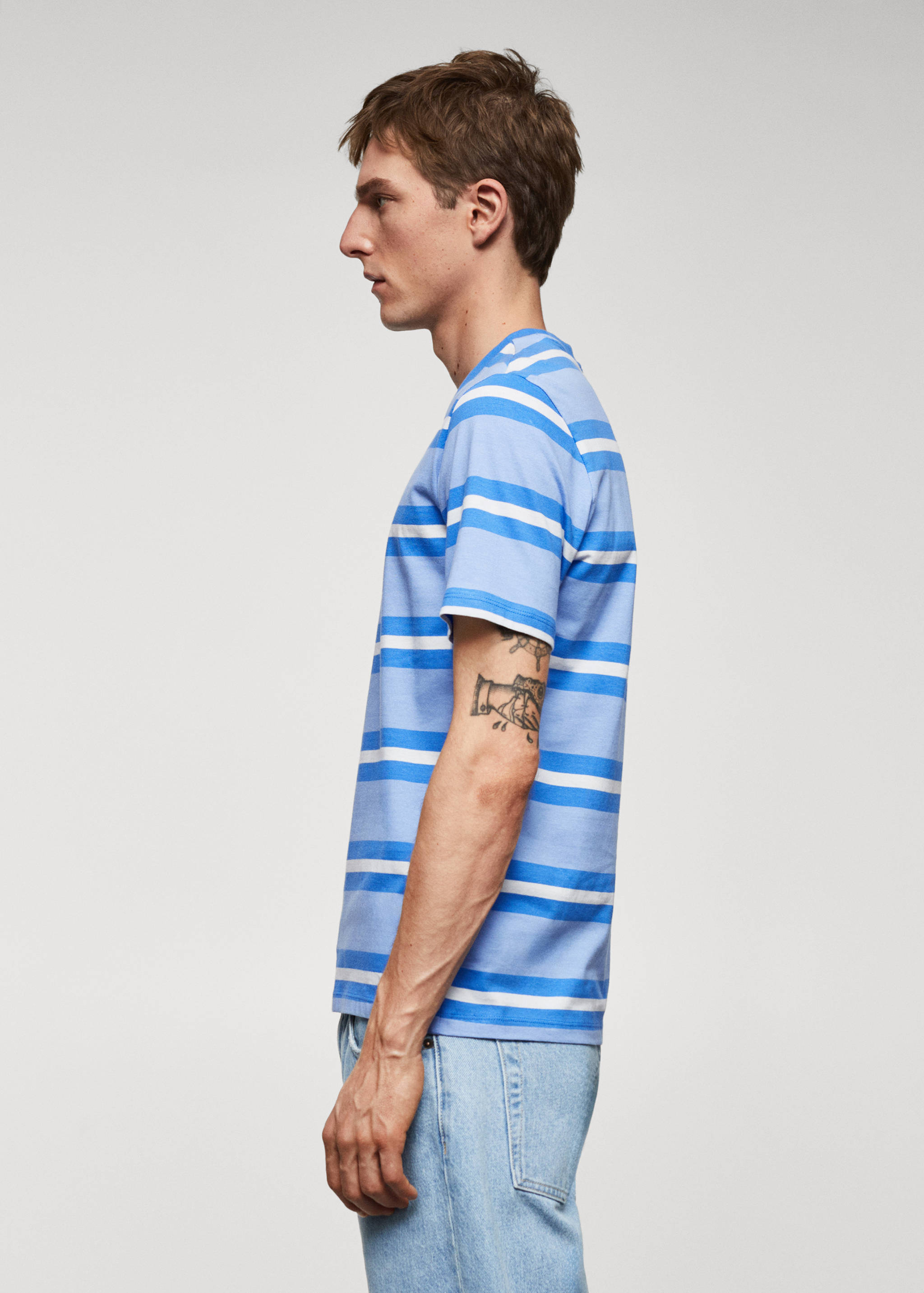 Striped 100% cotton t-shirt - Reverse of the article