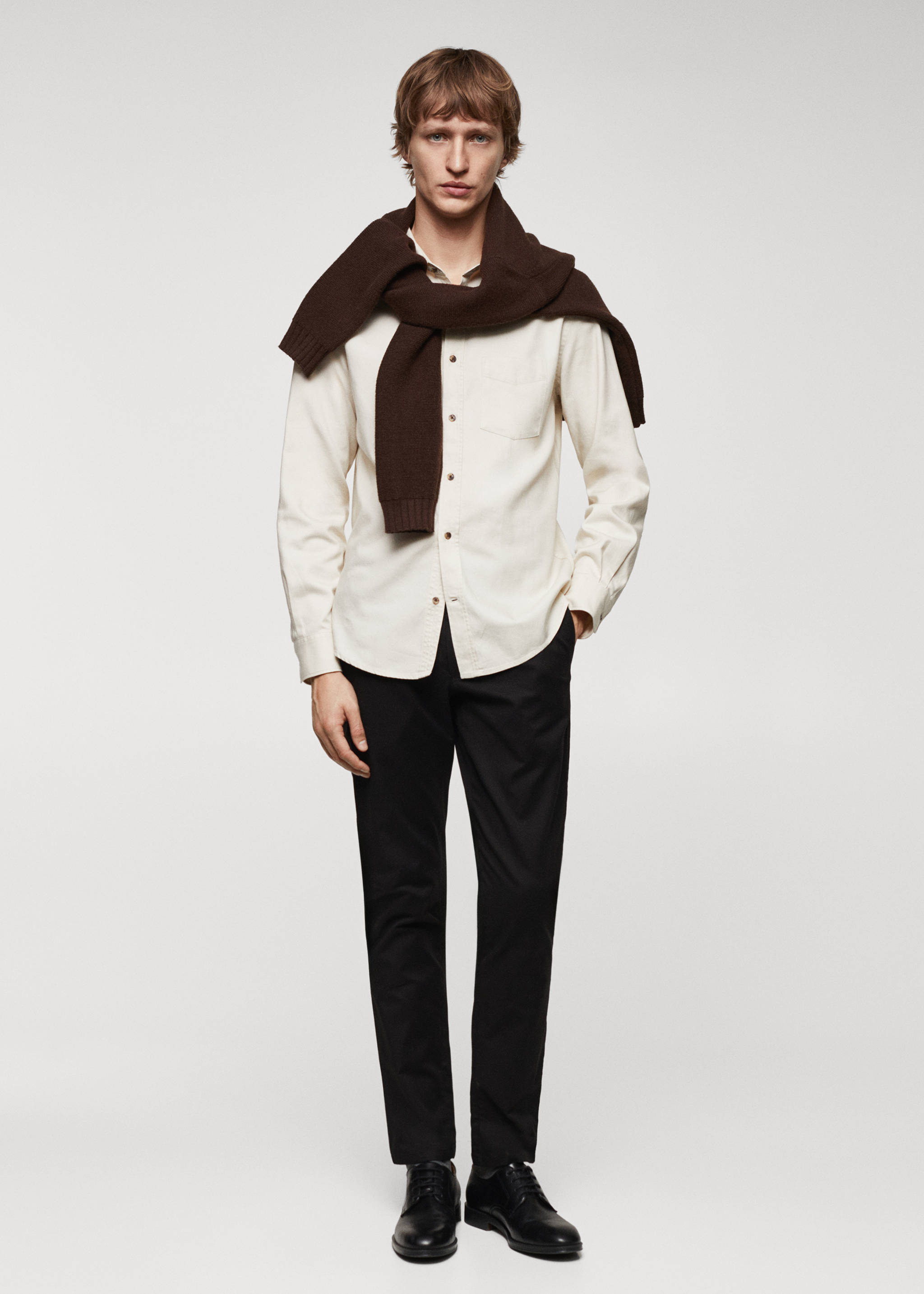 Pantalons xinesos slim fit sarja - Pla general