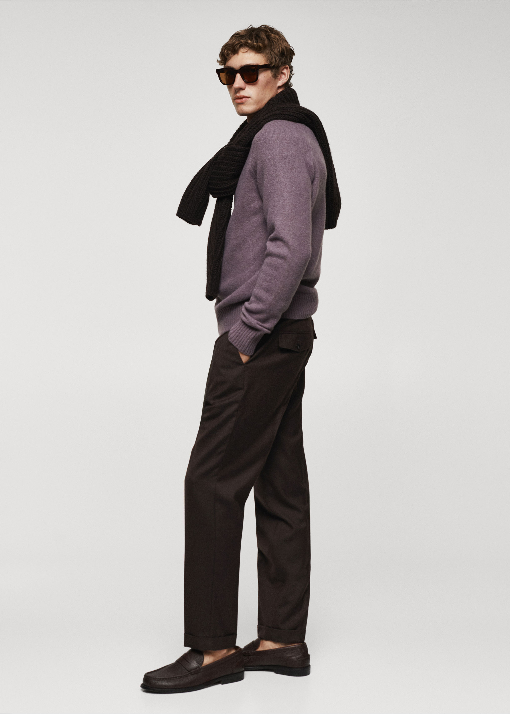 Wool trousers with pleats and loops - Details of the article 2