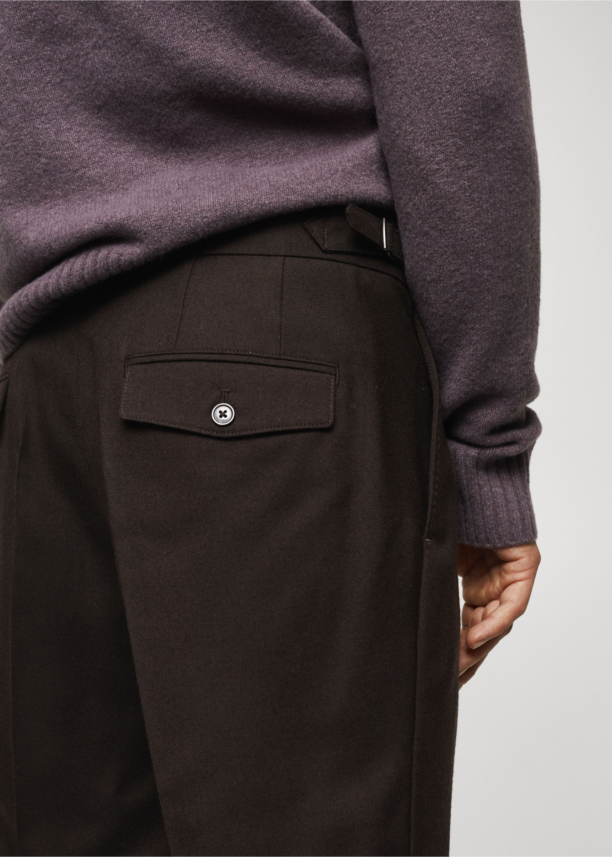 Wool trousers with pleats and loops - Details of the article 4