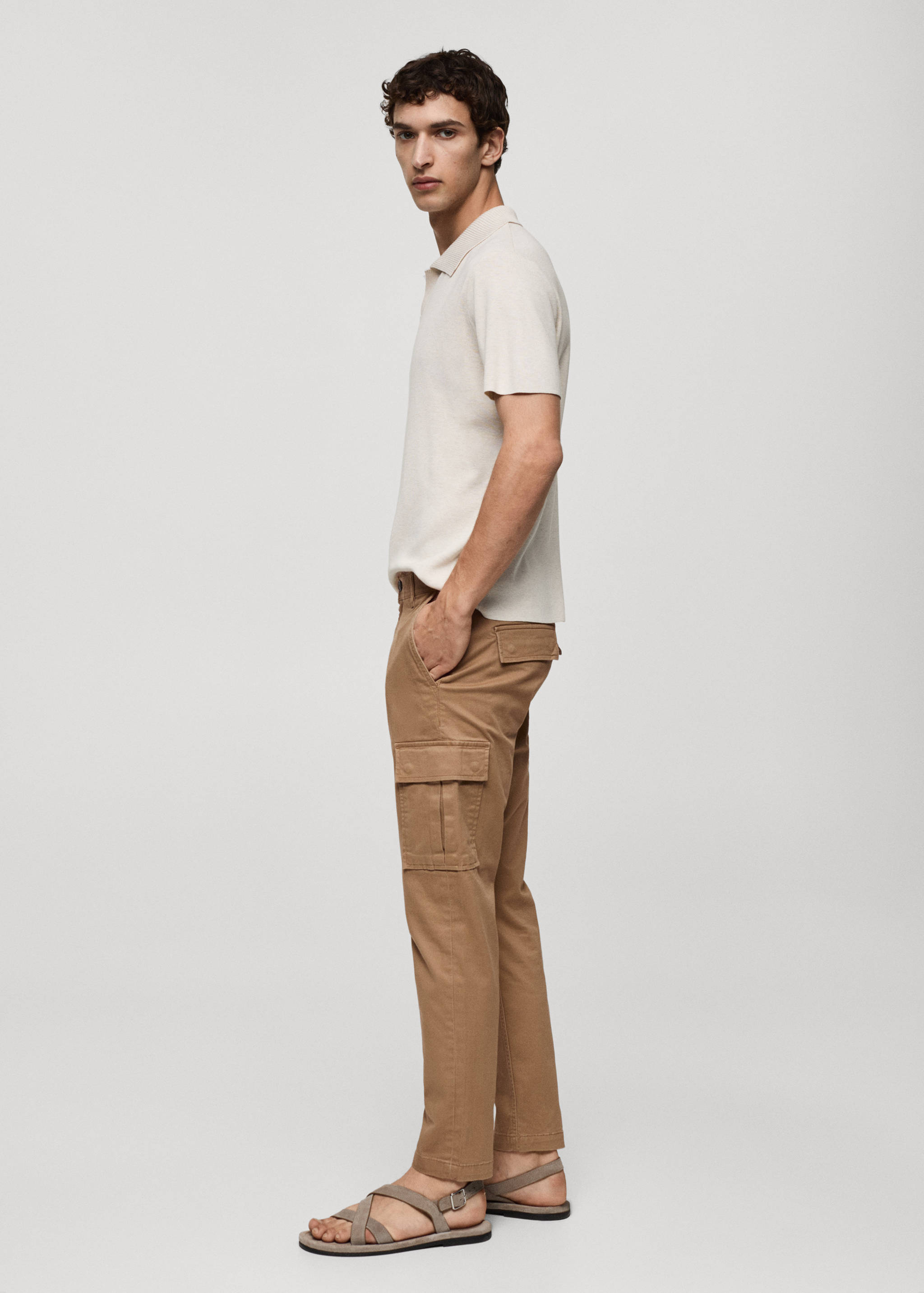 Slim-fit cotton cargo trousers - Details of the article 2