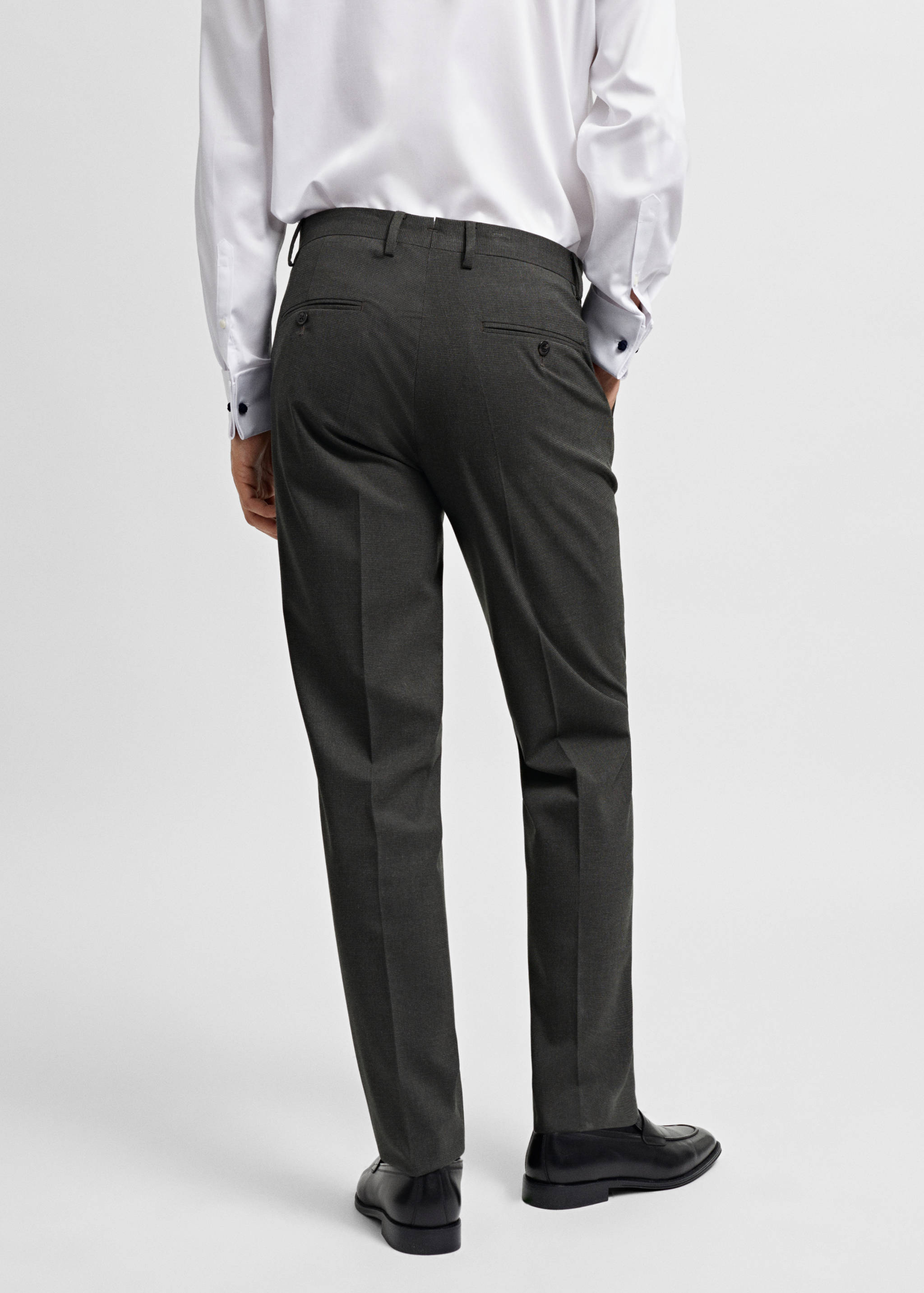 Pantalón traje slim fit tejido comfort stretch - Reverso del artículo