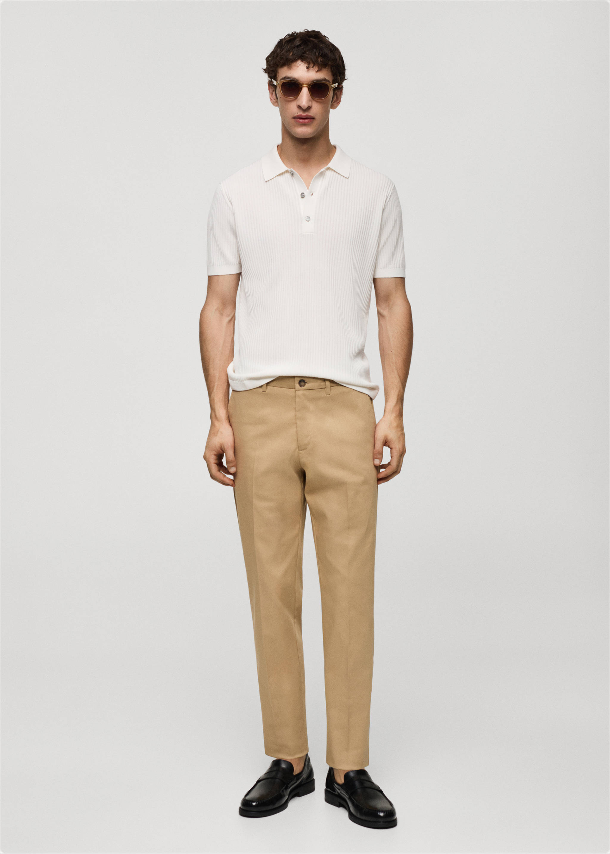 Pantaloni chino slim fit - Plan general, Maro mediu. Ref: 67000657-00.