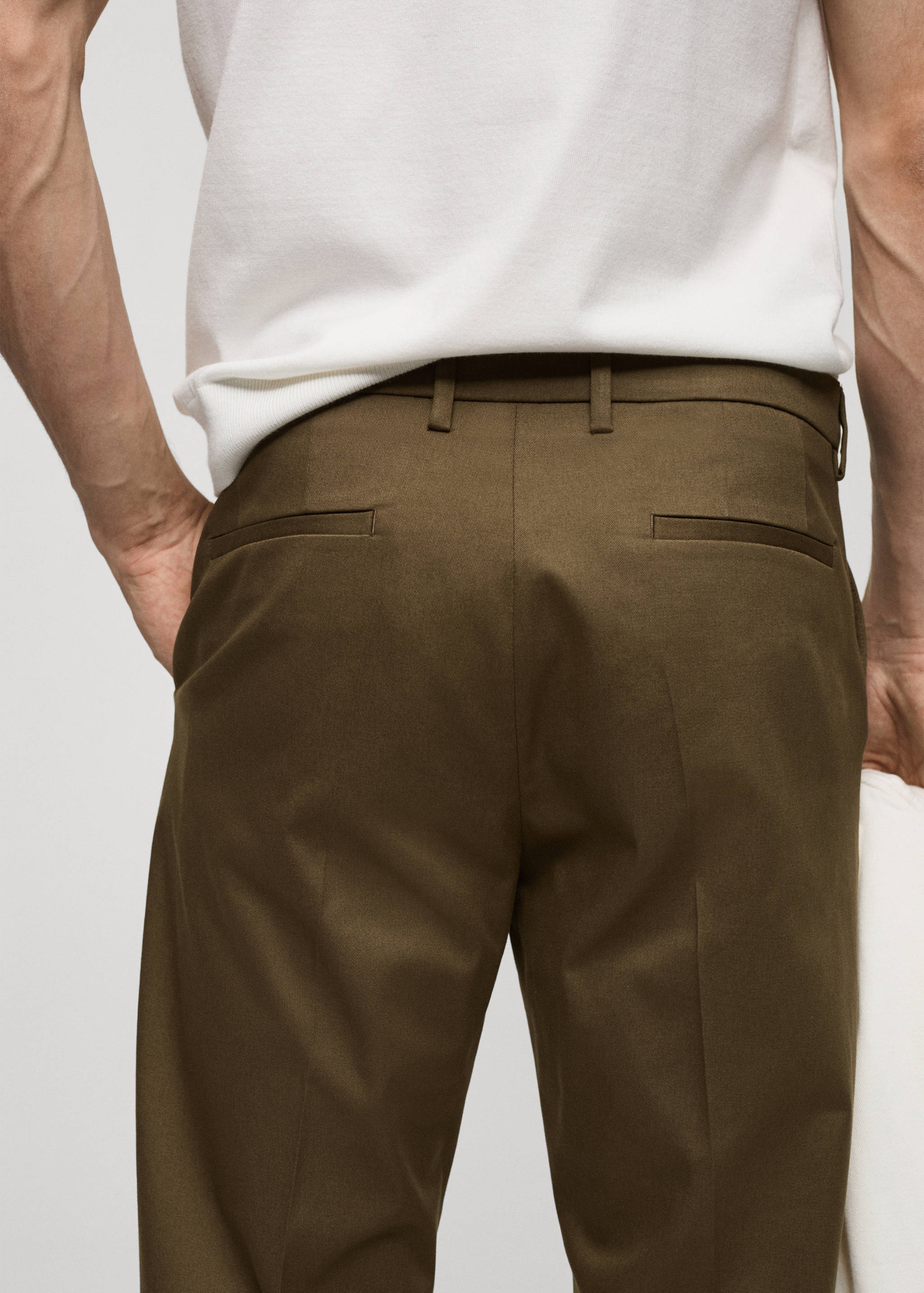 Slim fit chino pants - Details of the article 4