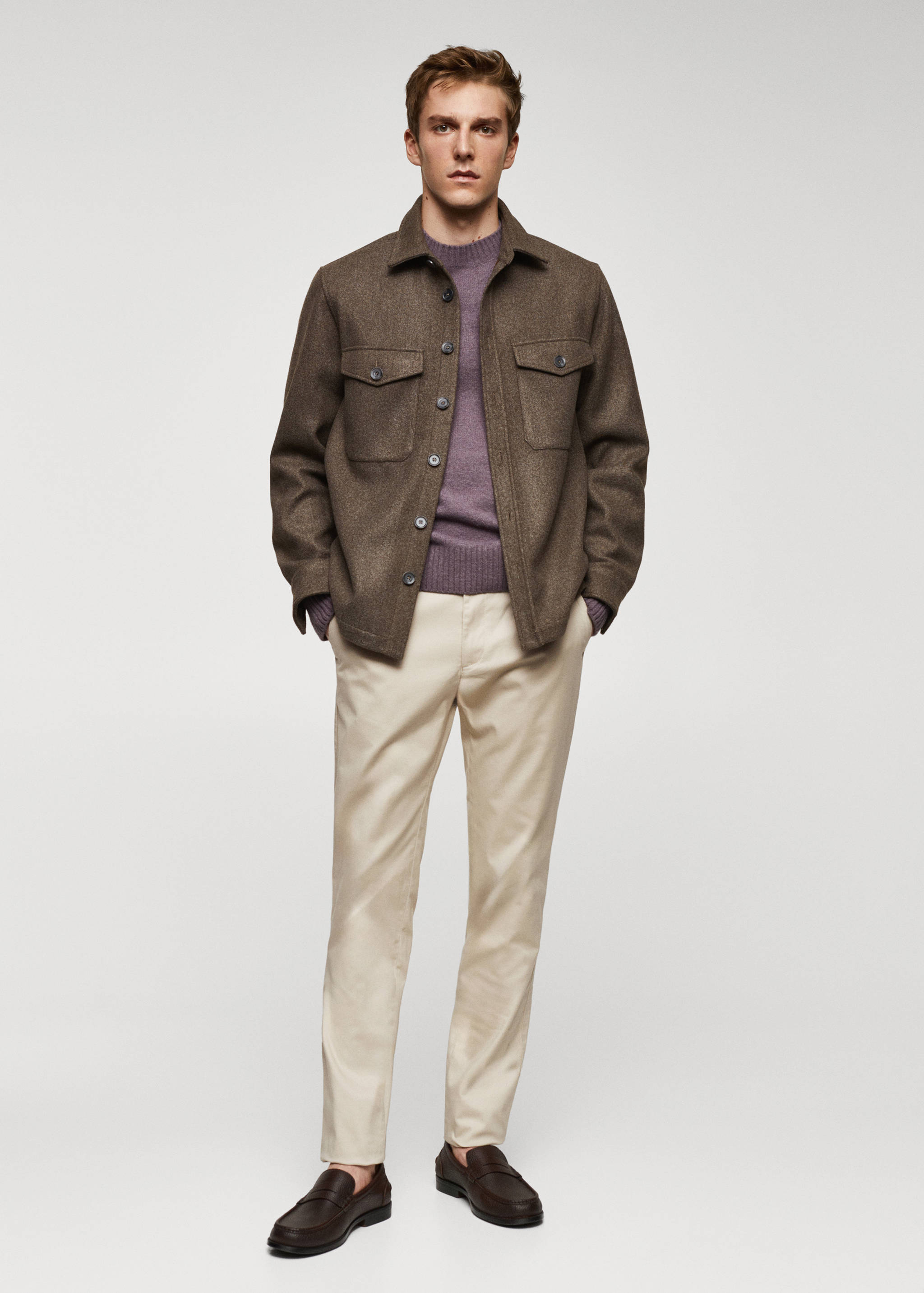 Calças chino slim fit de sarja - Plano geral