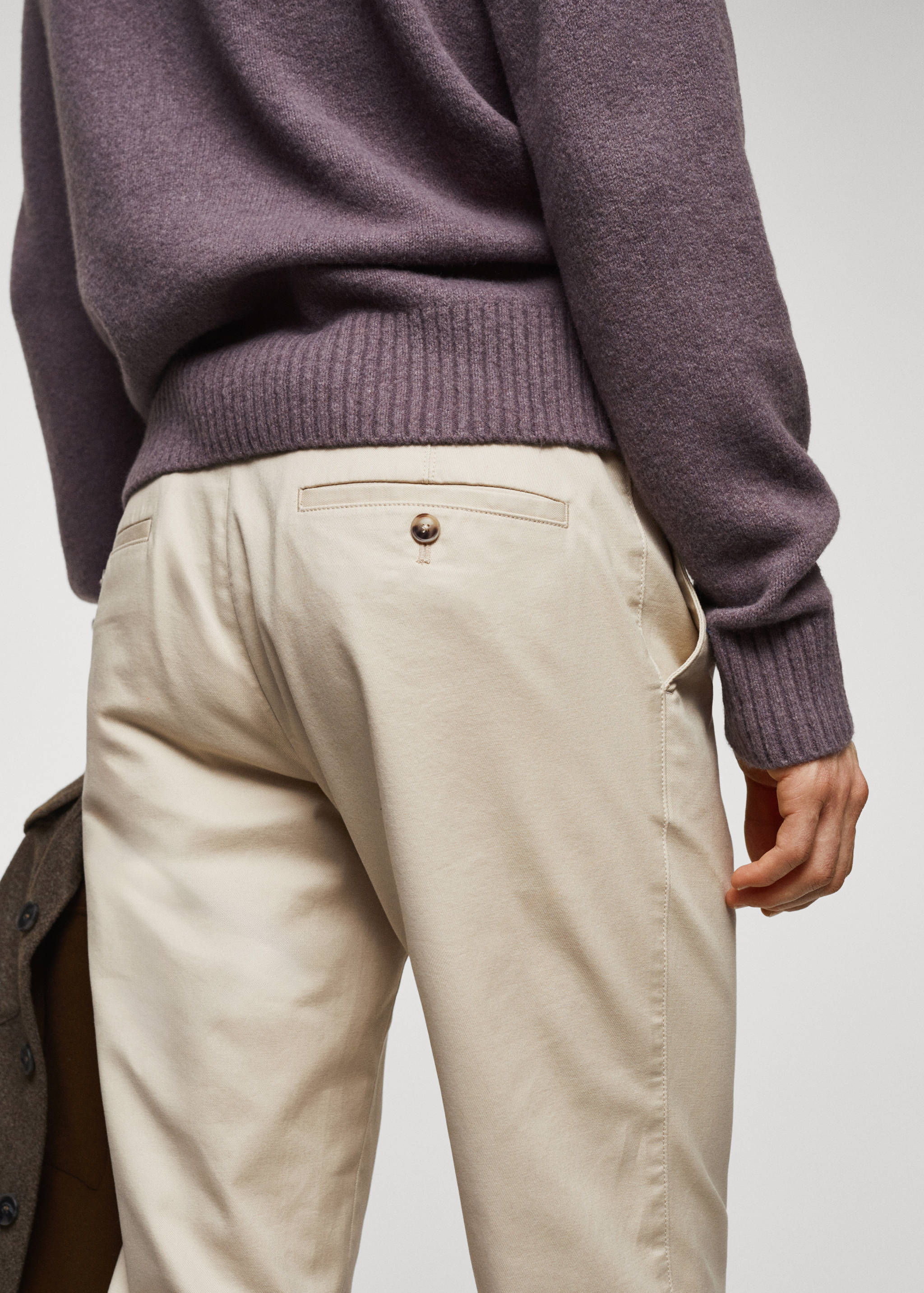 Calças chino slim fit de sarja - Pormenor do artigo 4