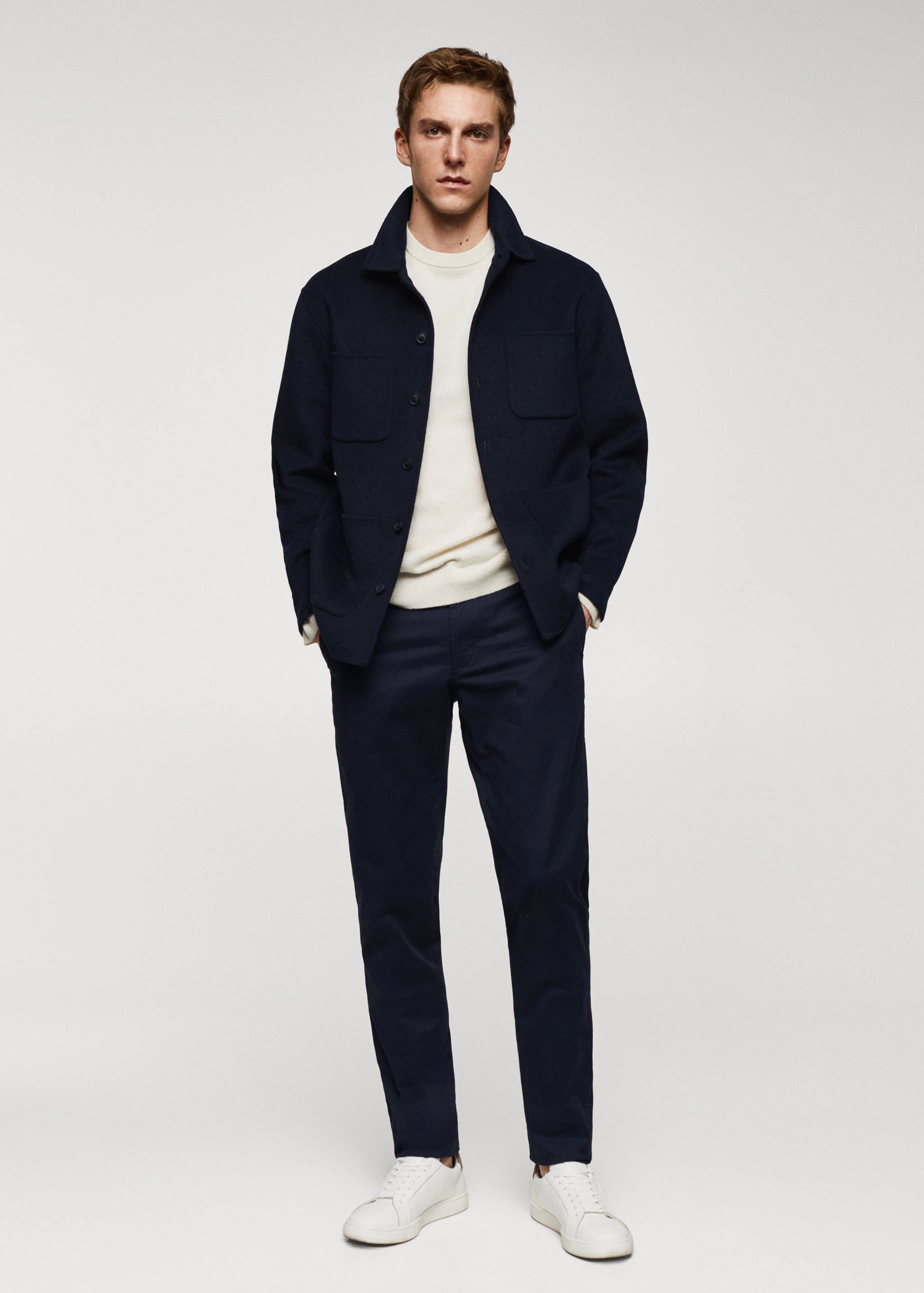 Calças chino slim fit de sarja - Plano geral