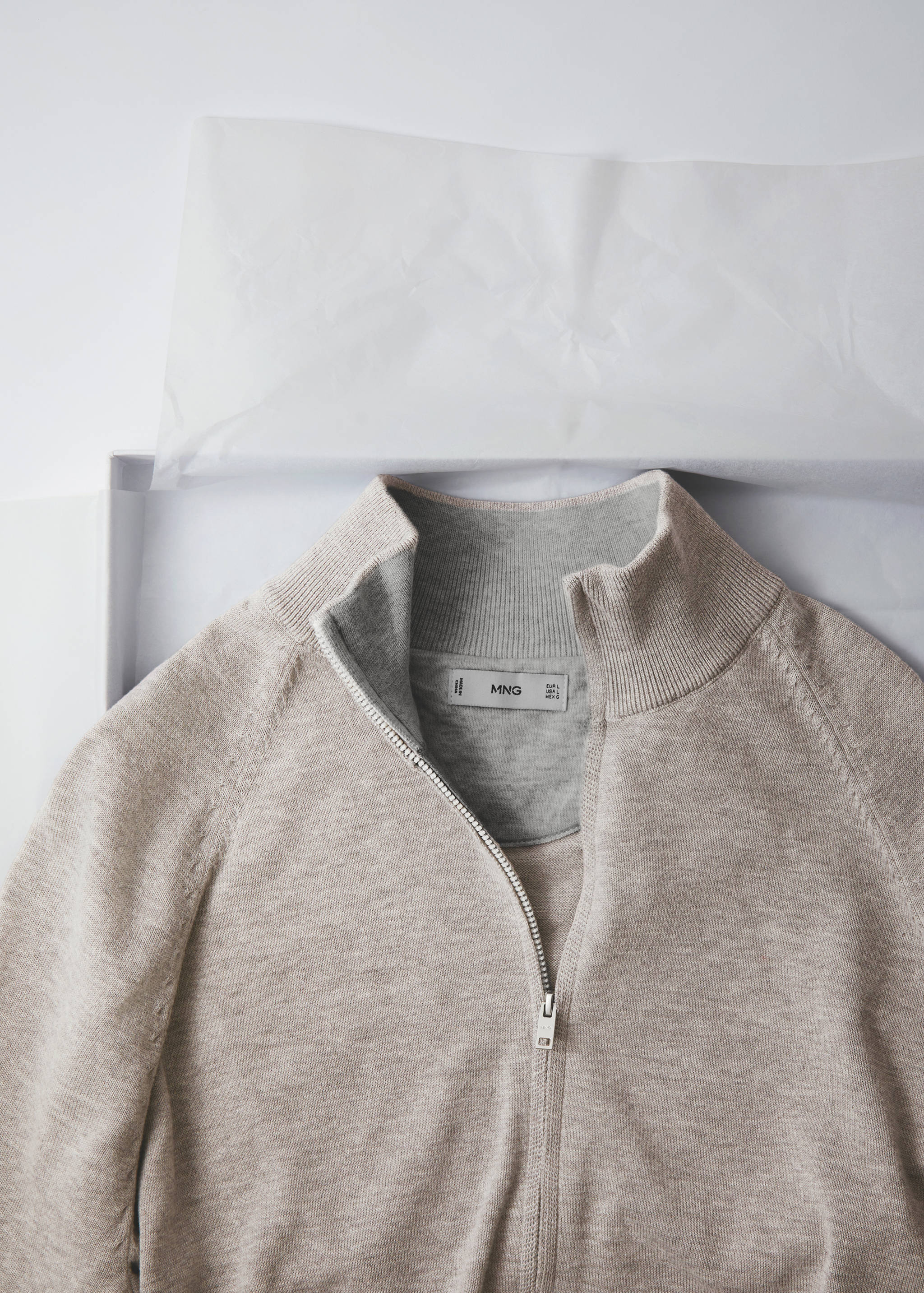 Cotton sweater with neck zip - Details of the article 7