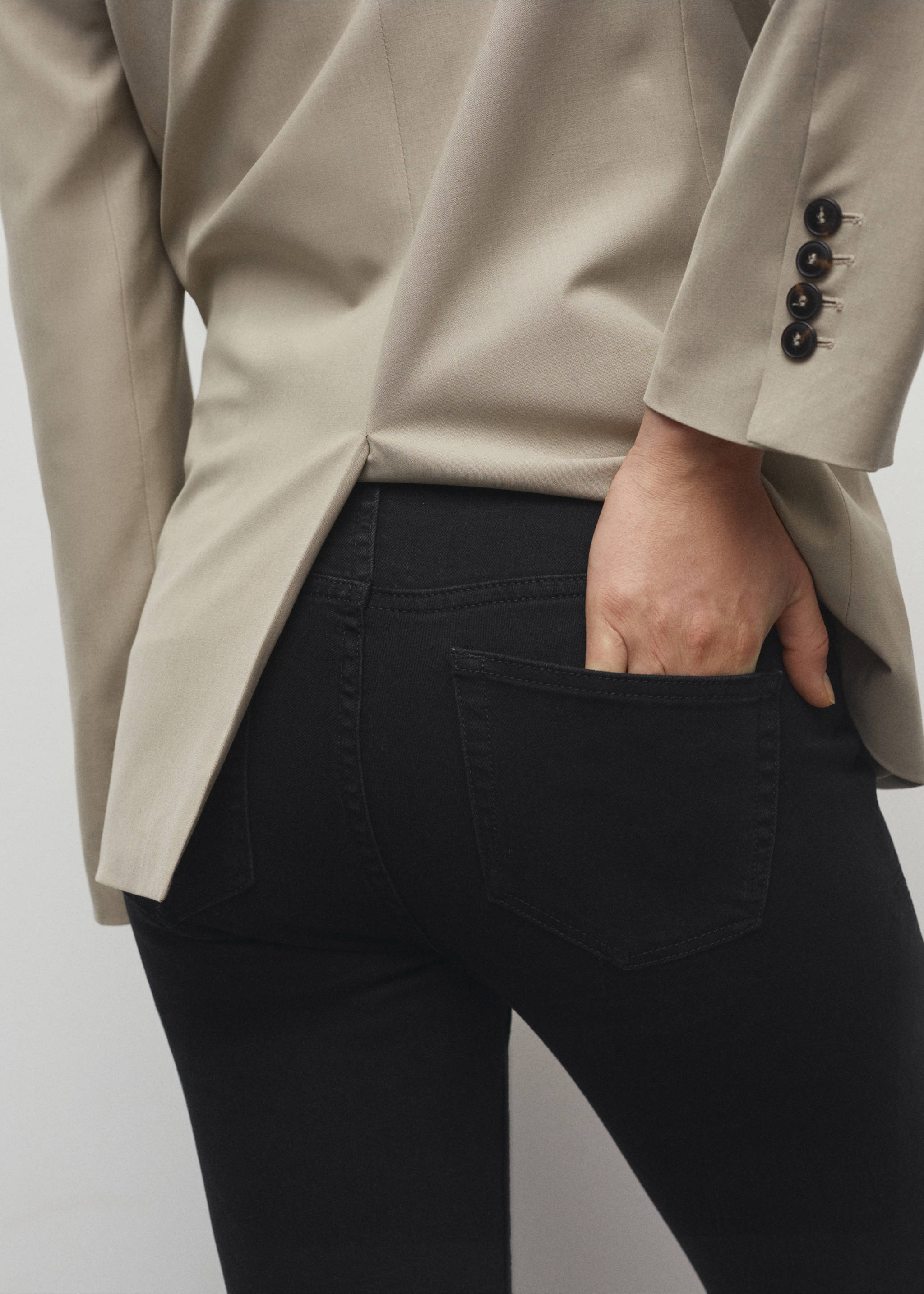 Maternity flared jeans - Details of the article 6, Black denim. Ref: 67000690-00.