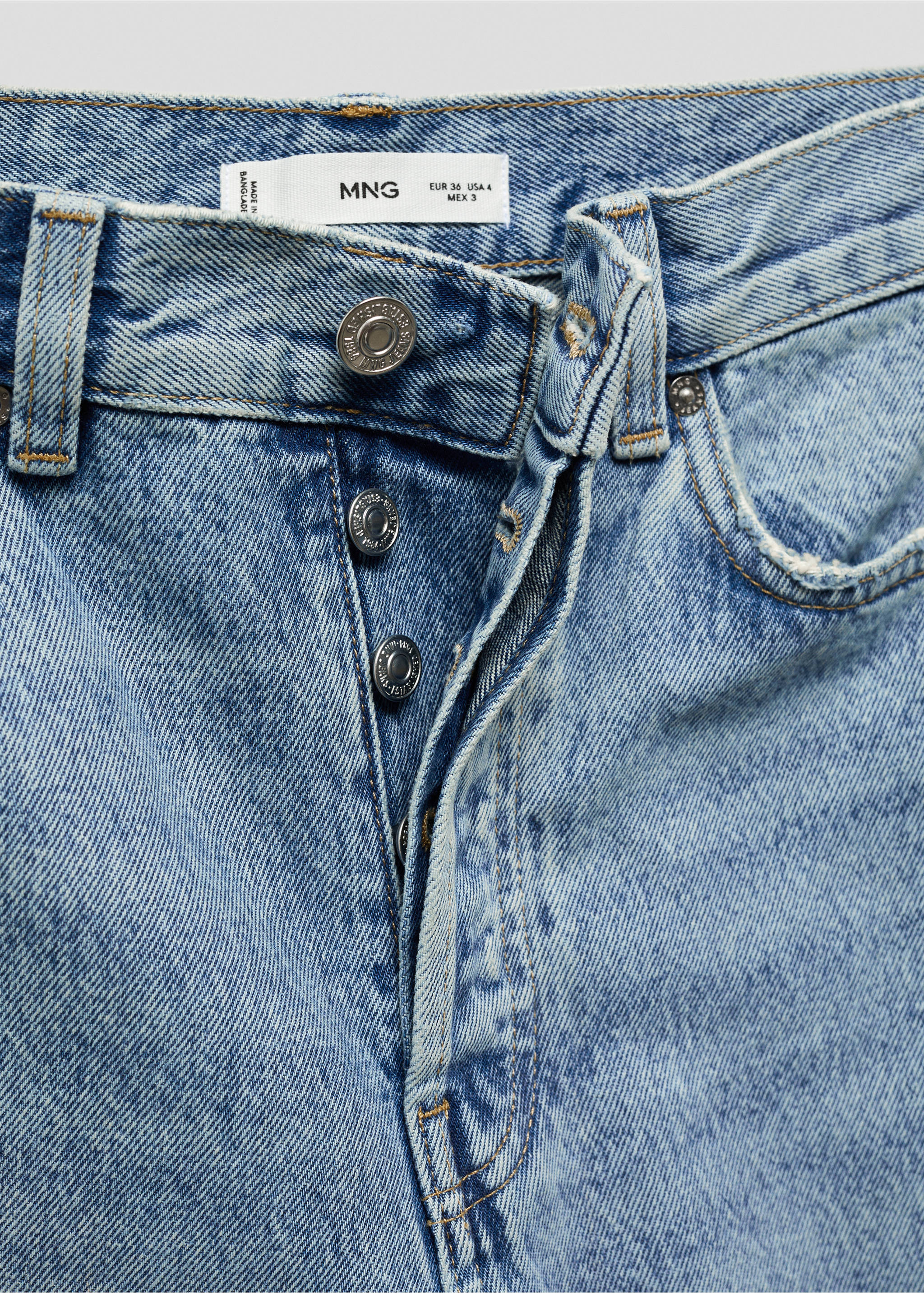 Straight jeans with forward seams - Details of the article 8, Medium Blue. Ref: 67001012-00.