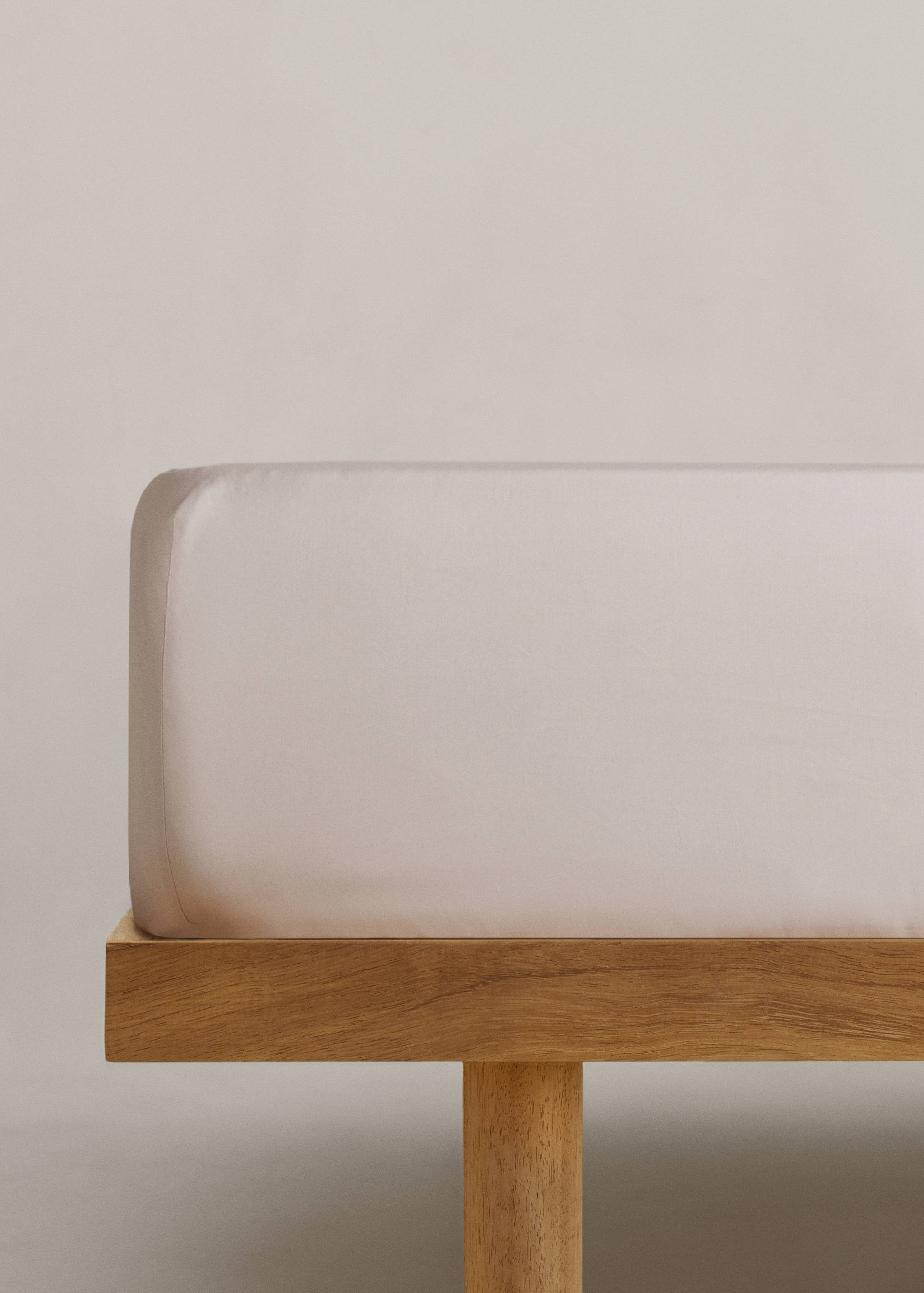 Percale cotton fitted sheet 300 threads for queen bed - Article without model