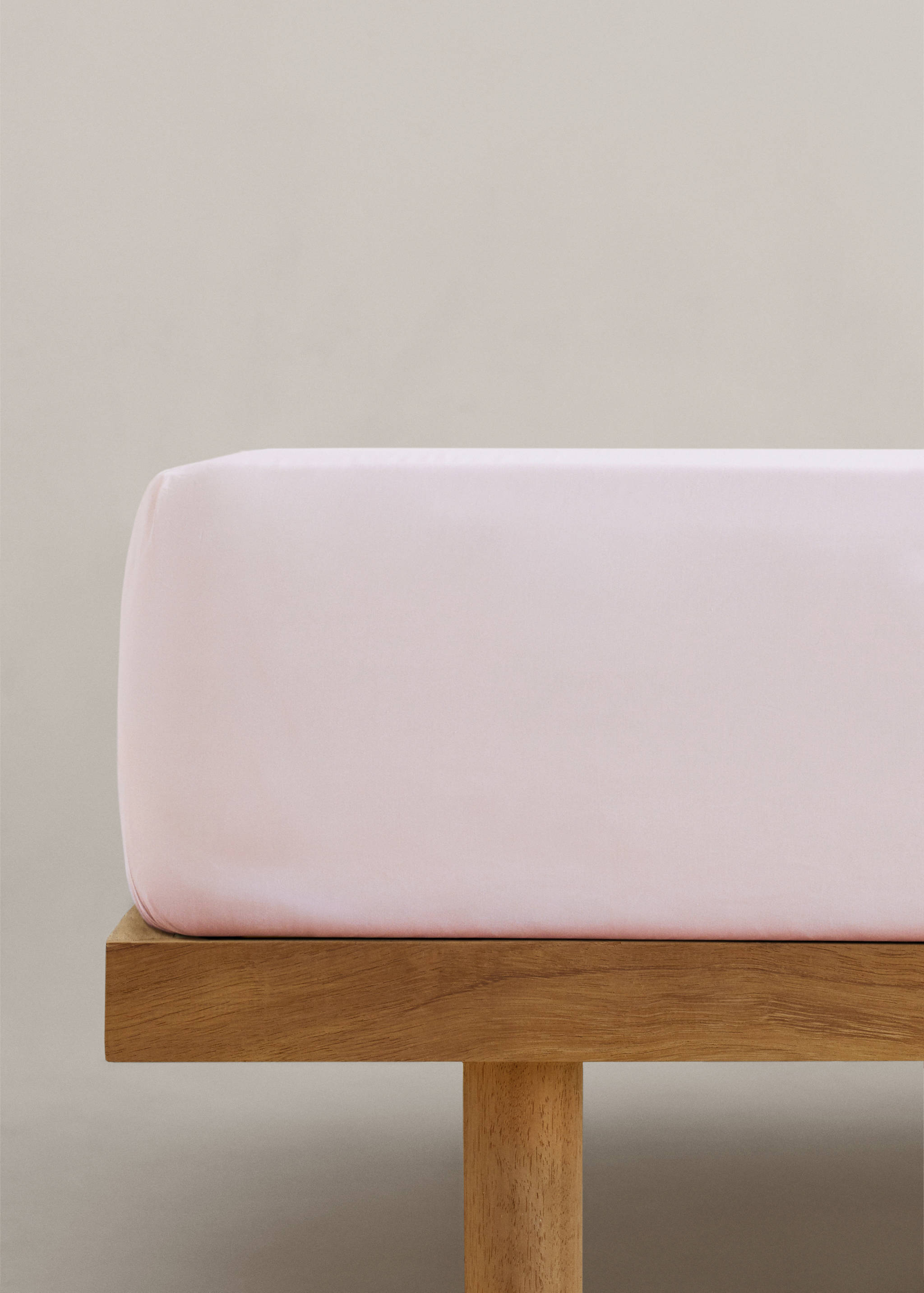 Percale cotton fitted sheet 300 threads for queen bed - Article without model