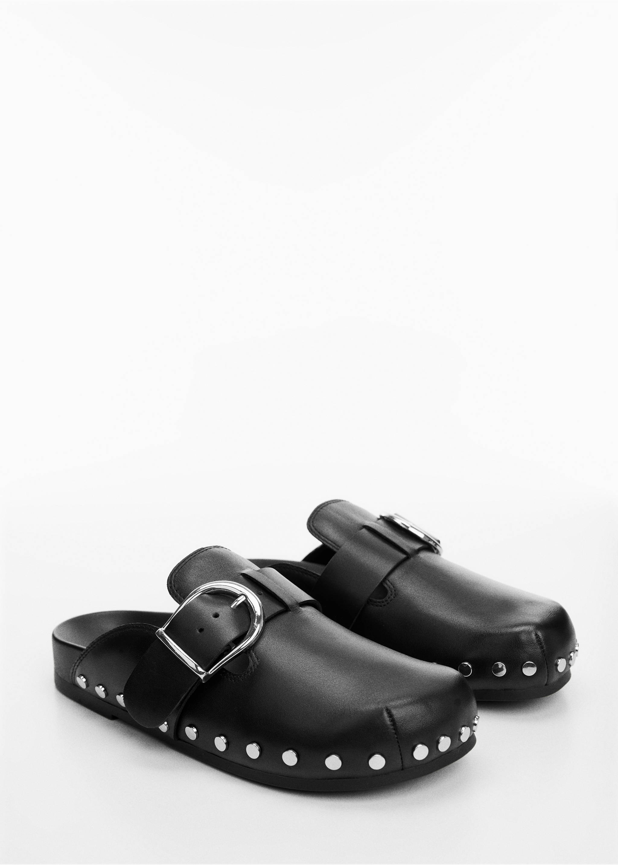 Studded leather clog - Medium plane, Black. Ref: 67002532-00.