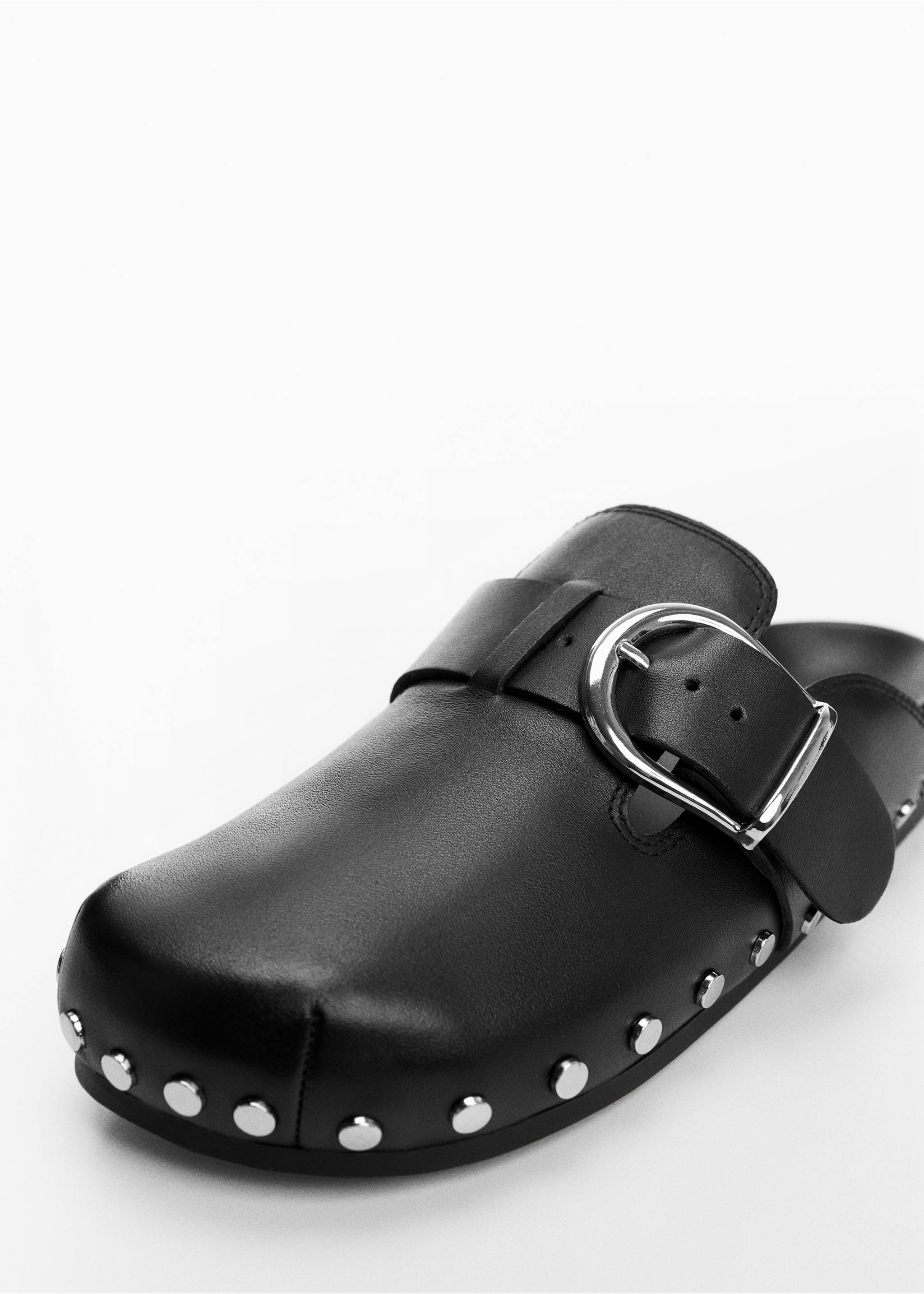 Studded leather clog - Details of the article 2, Black. Ref: 67002532-00.