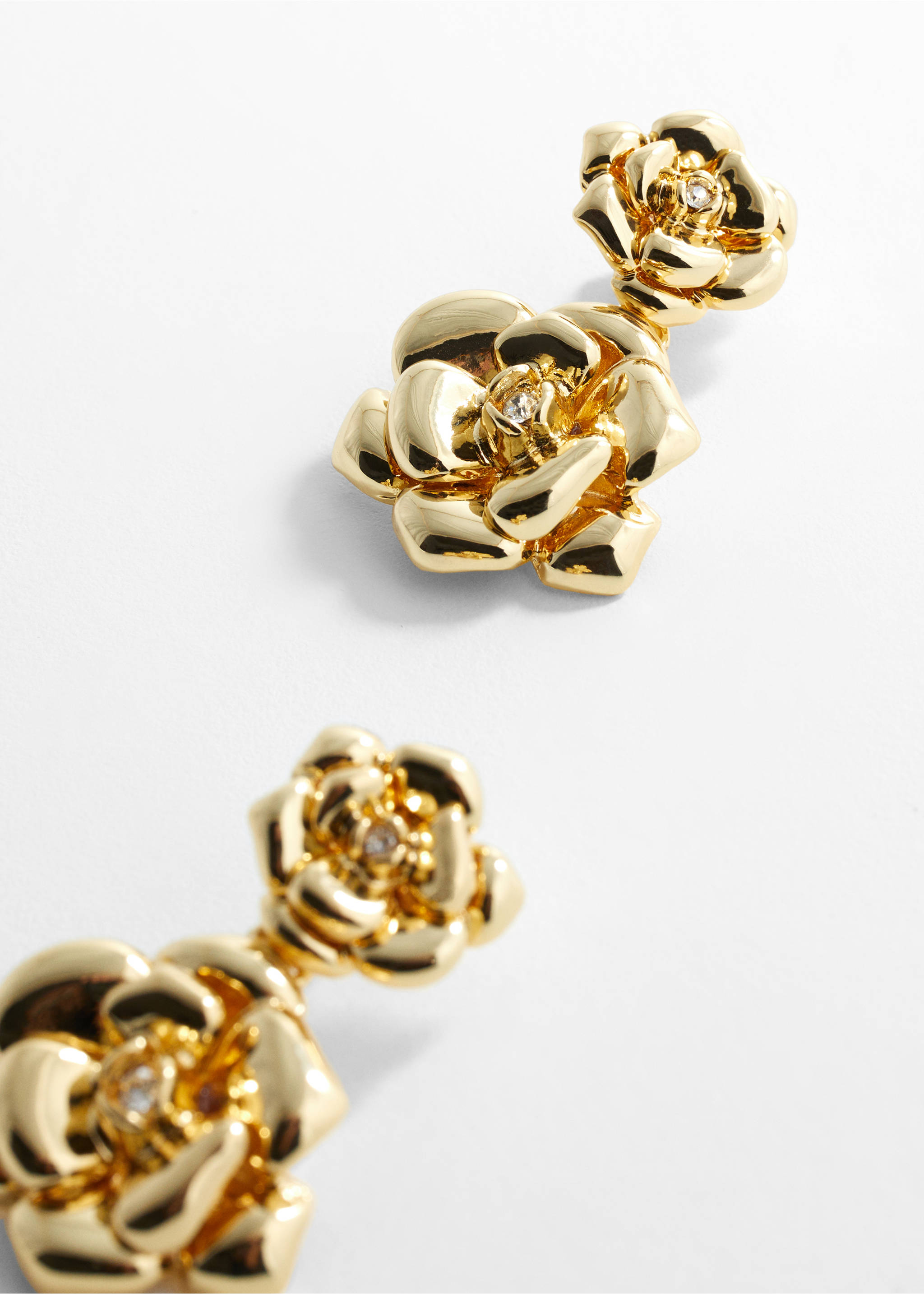 Boucles d'oreilles fleur cristal - Détail de l'article 1, Or. Ref: 67002538-00.