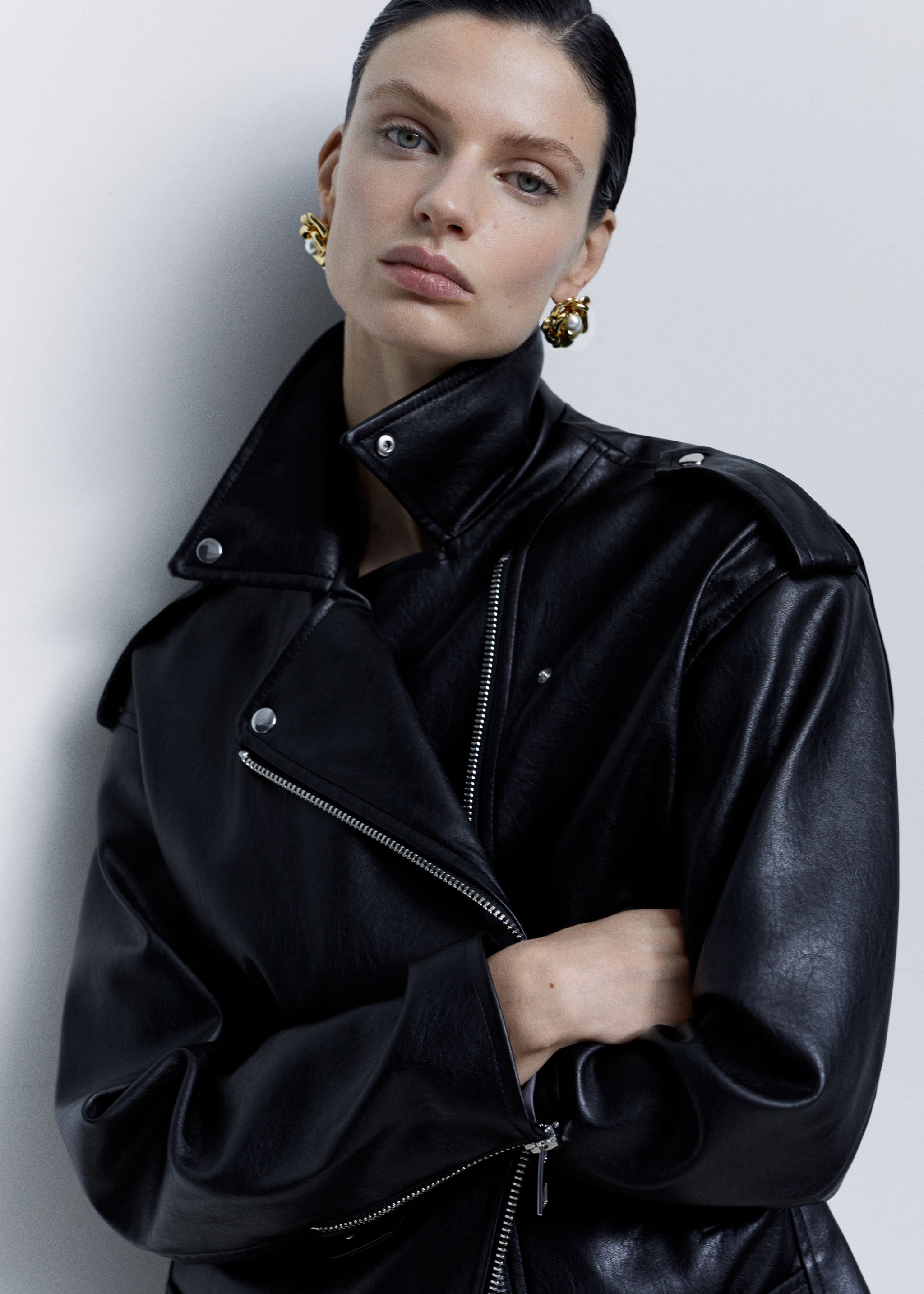 Pearl decoration flower earrings - General plane