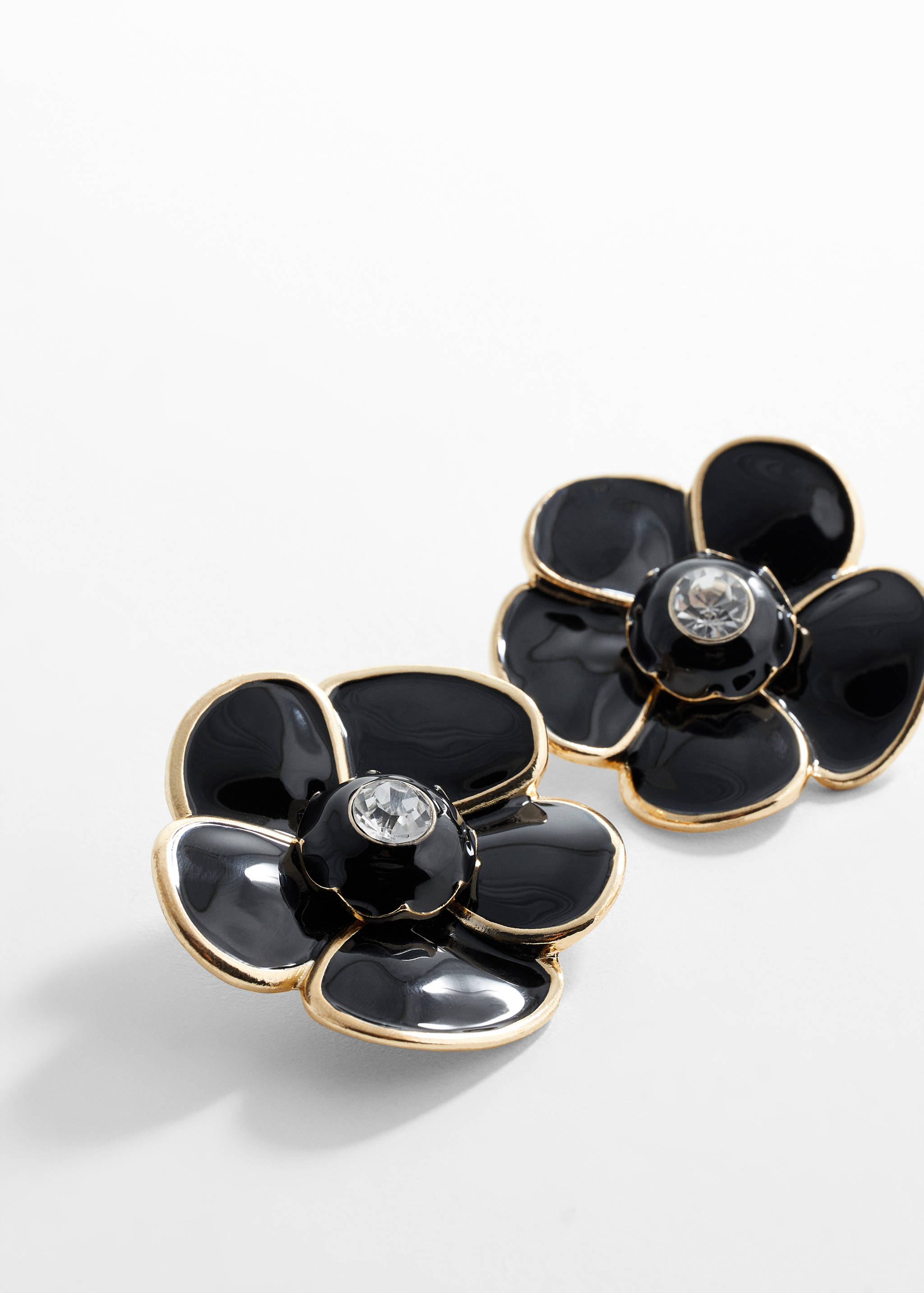 Boucles d'oreilles fleur cristal - Plan moyen