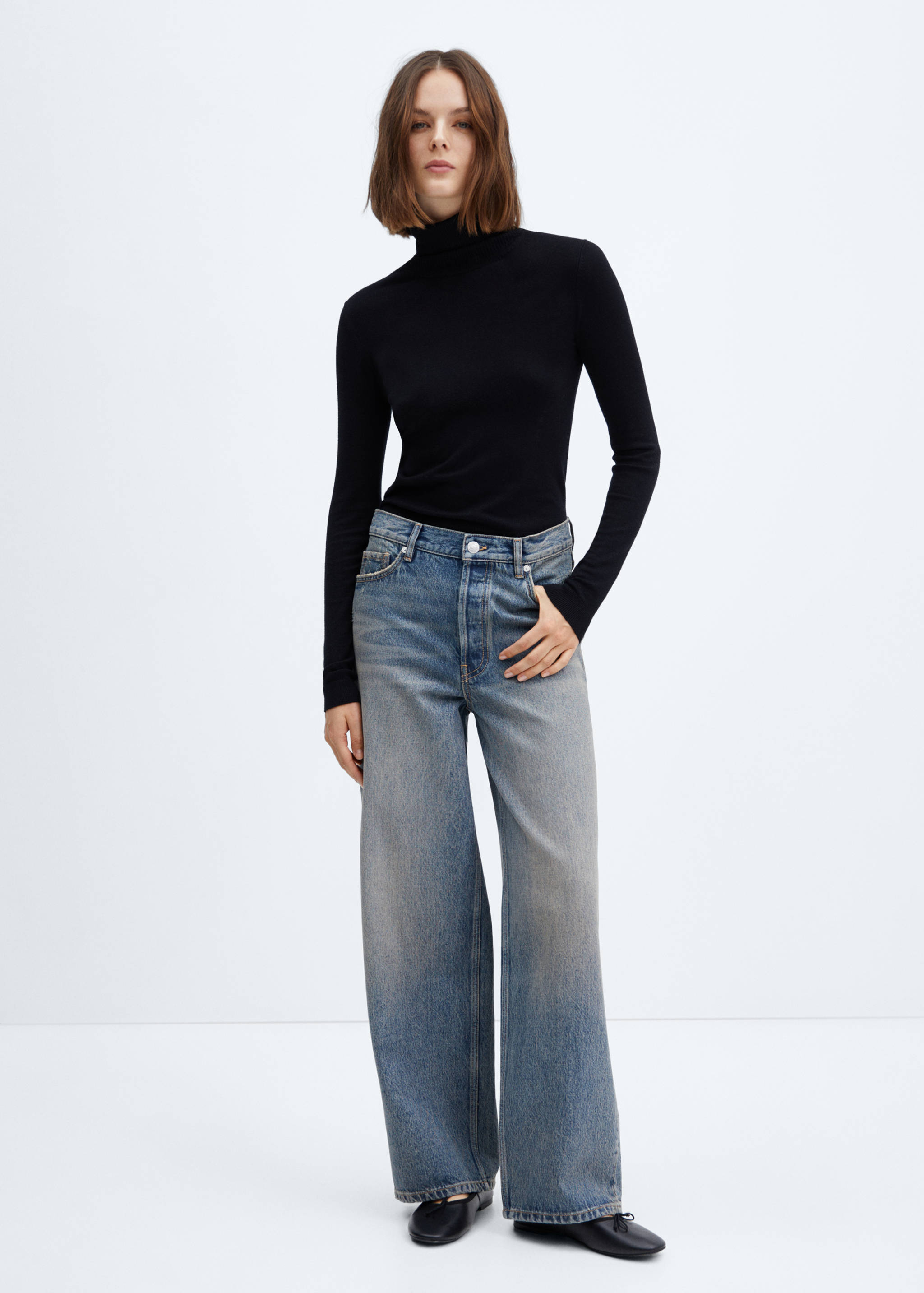 Loose mid-rise wide leg jeans - General plane