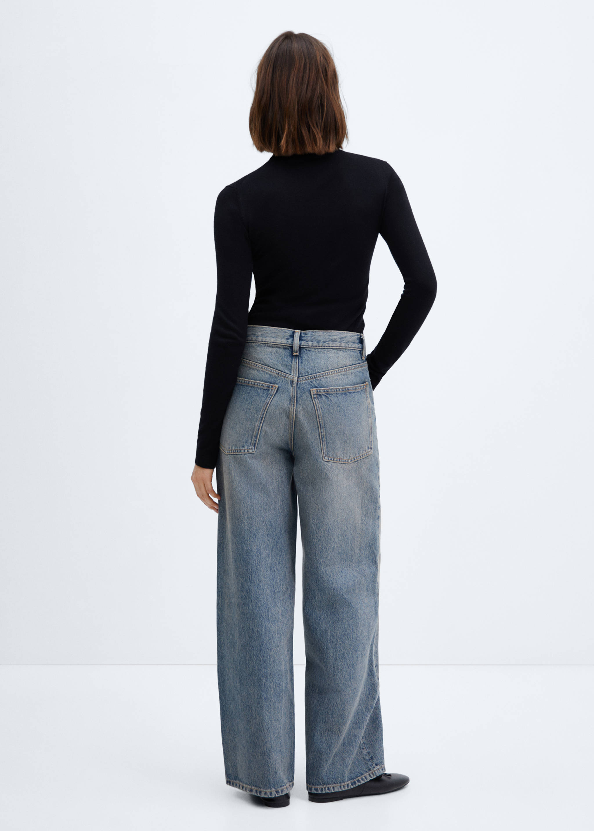 Loose mid-rise wide leg jeans - Reverse of the article