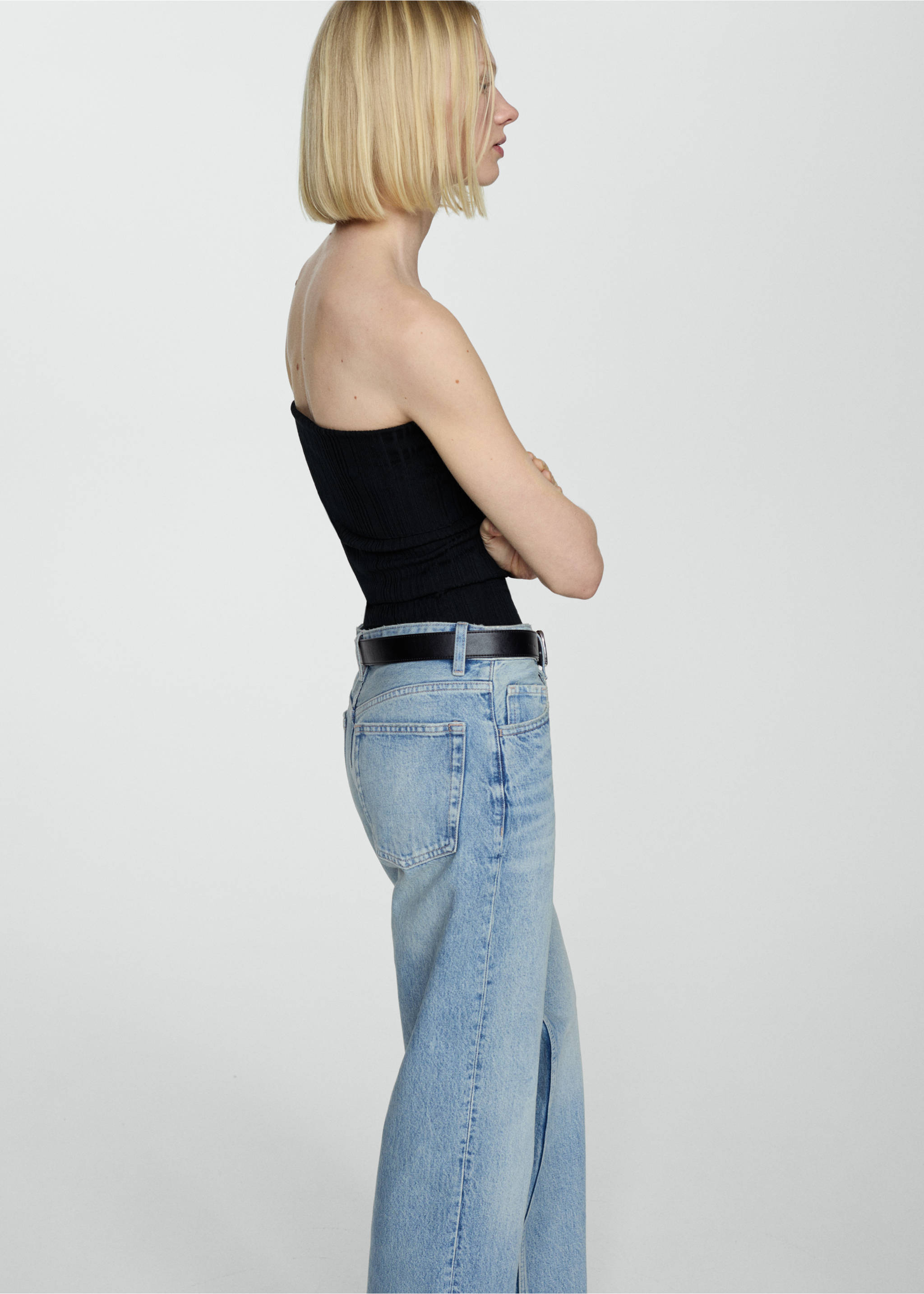 Mid-rise straight jeans - Details of the article 2, Light Vintage Blue. Ref: 67003273-00.