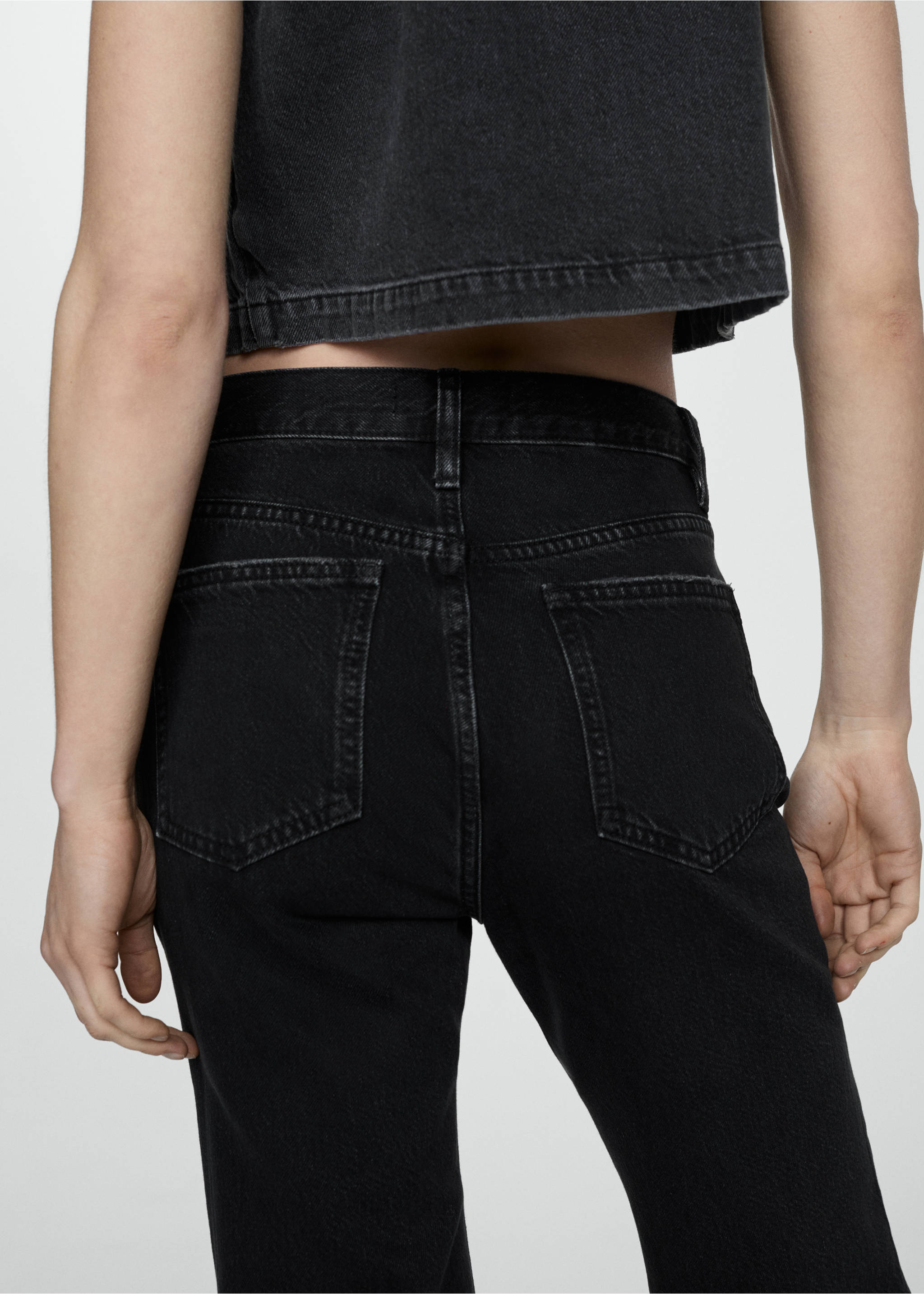 Mid-rise straight jeans - Details of the article 4, Black denim. Ref: 67004023-00.
