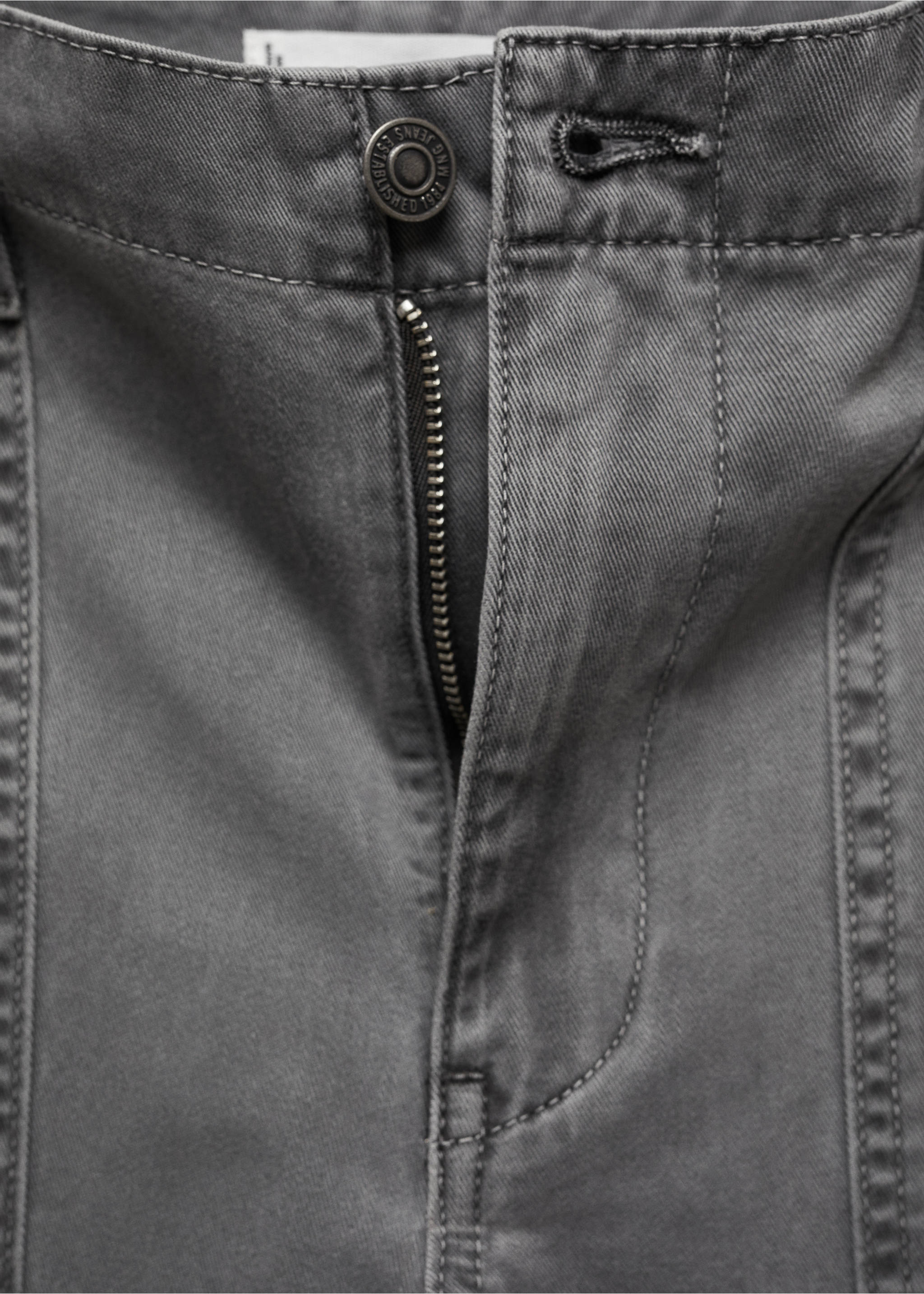 Pocket cargo jeans - Details of the article 8, Charcoal. Ref: 67004031-00.