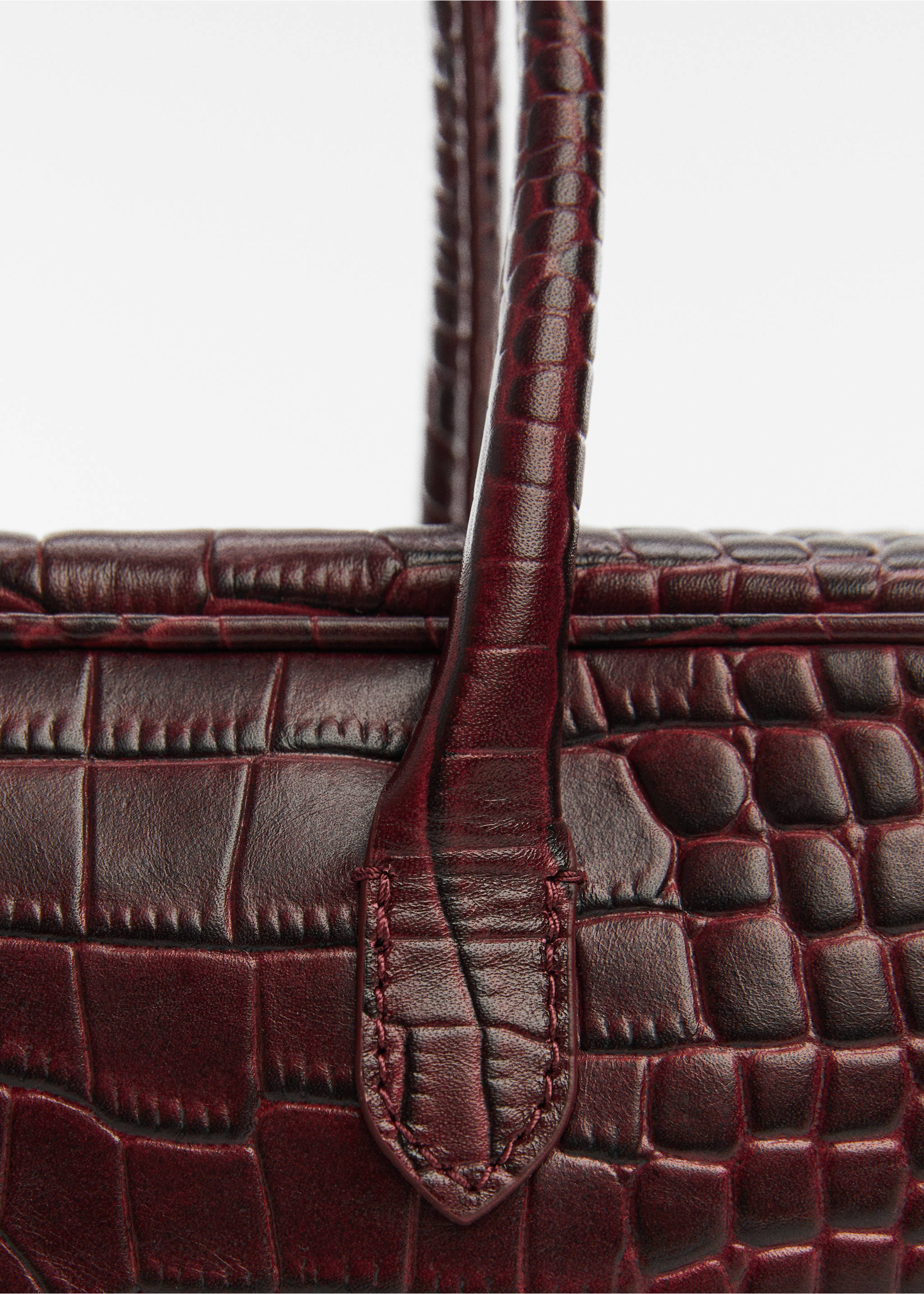 Rectangular leather handbag - Details of the article 3, Burgundy. Ref: 67004485-00.