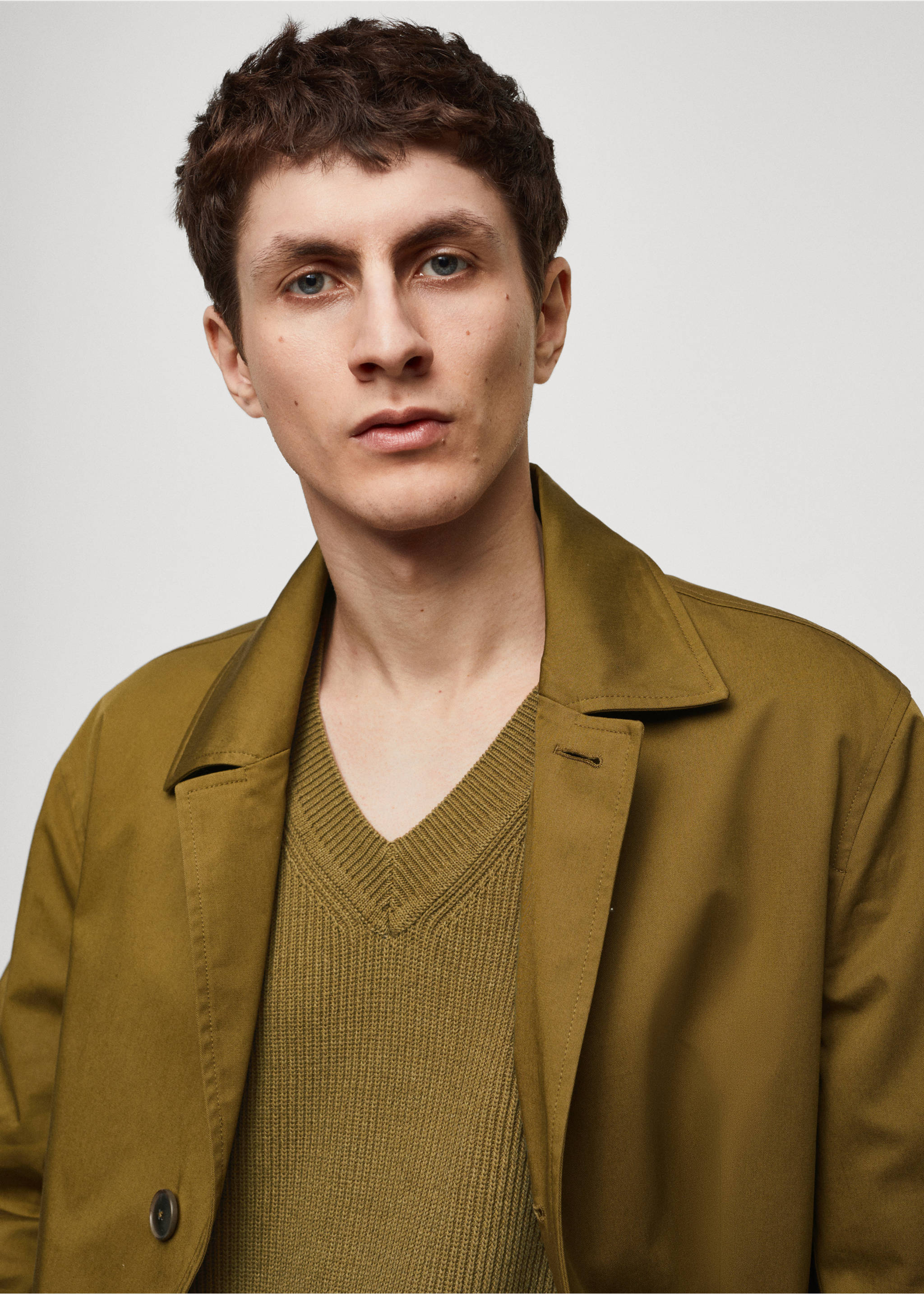 Relaxed-fit cotton trench coat - Details of the article 1, Olive Green. Ref: 67005154-00.