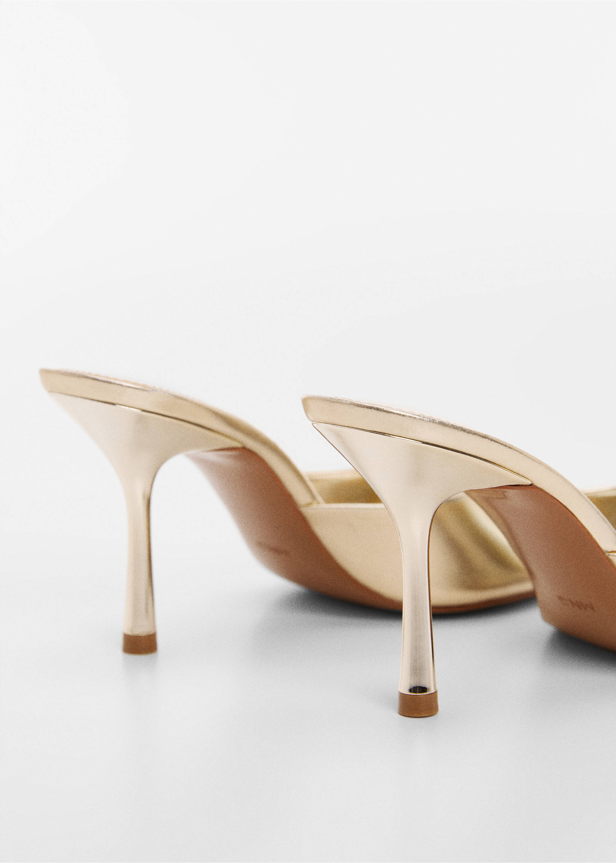 Heel non-structured sandals - Details of the article 1, Gold. Ref: 67005741-00.