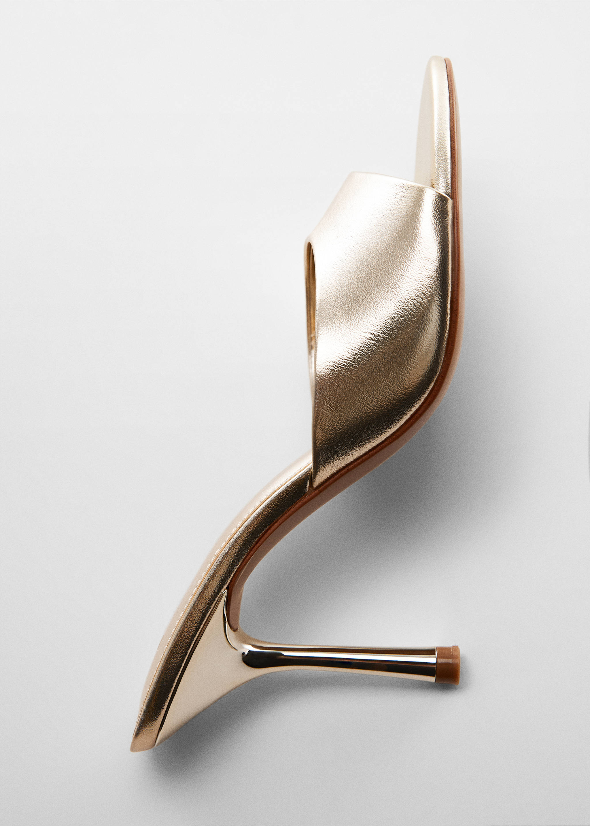 Heel non-structured sandals - Details of the article 5, Gold. Ref: 67005741-00.