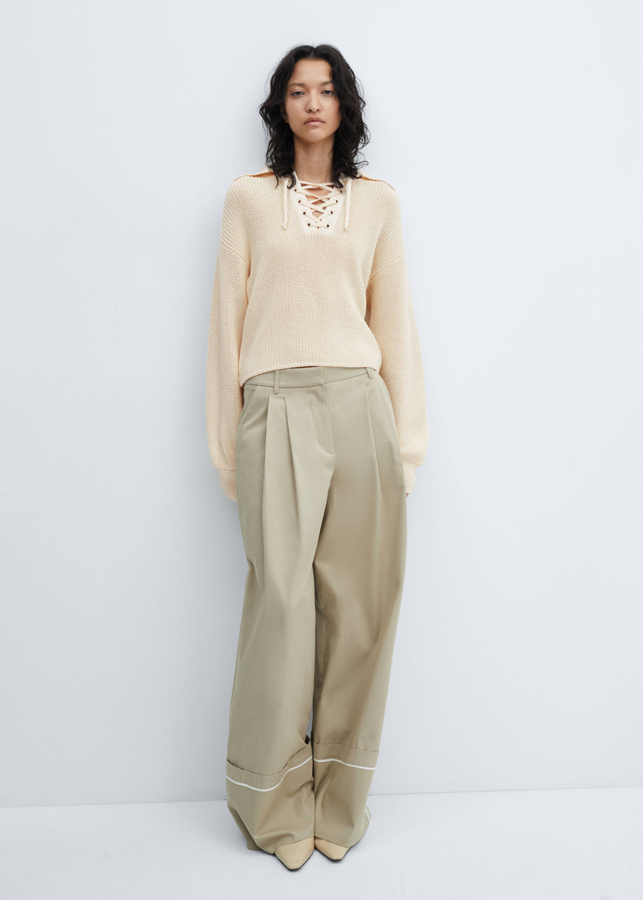 Pullover scollo a V e coulisse - Piano generale