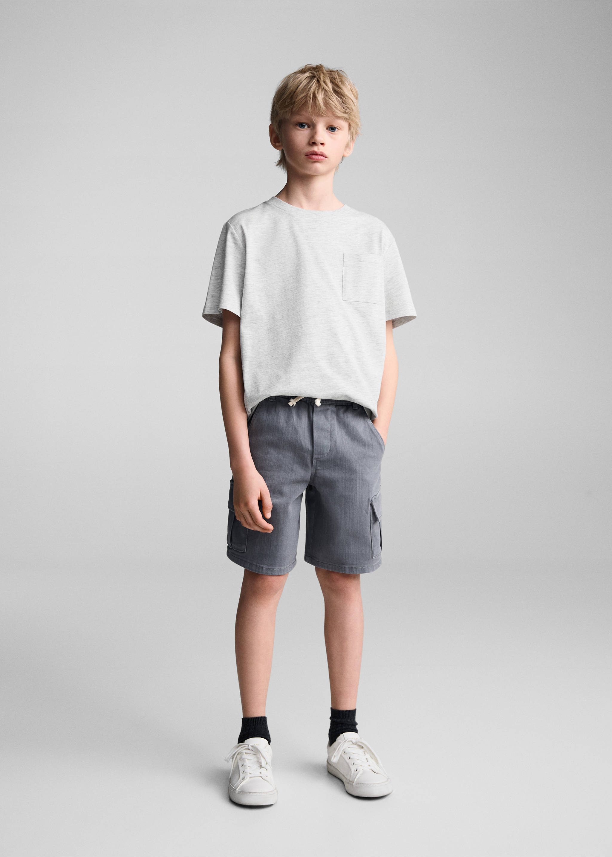 T-shirt basique en coton - Plan général, Gris chiné clair. Ref: 67006019-00.