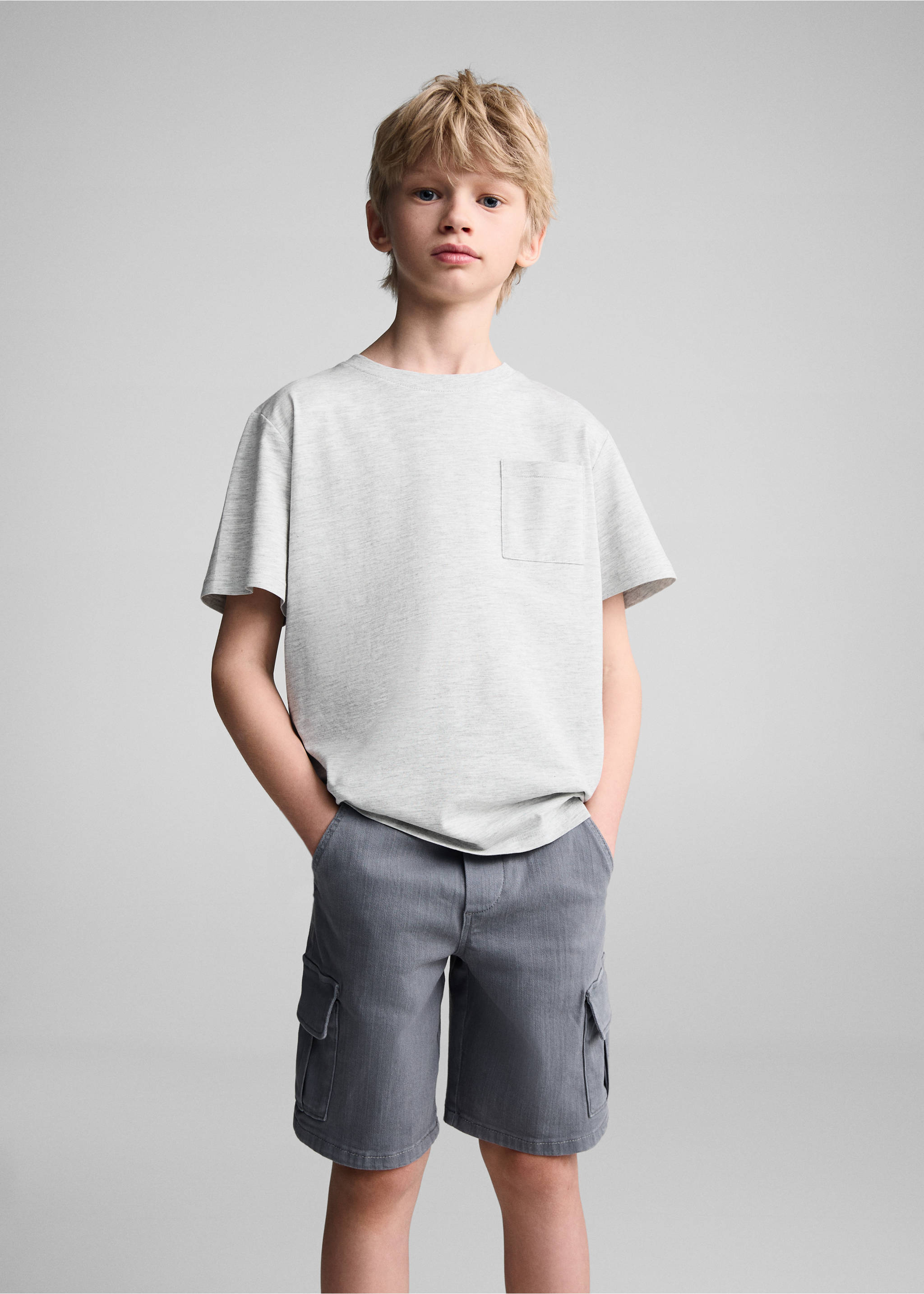 T-shirt basique en coton - Plan moyen, Gris chiné clair. Ref: 67006019-00.