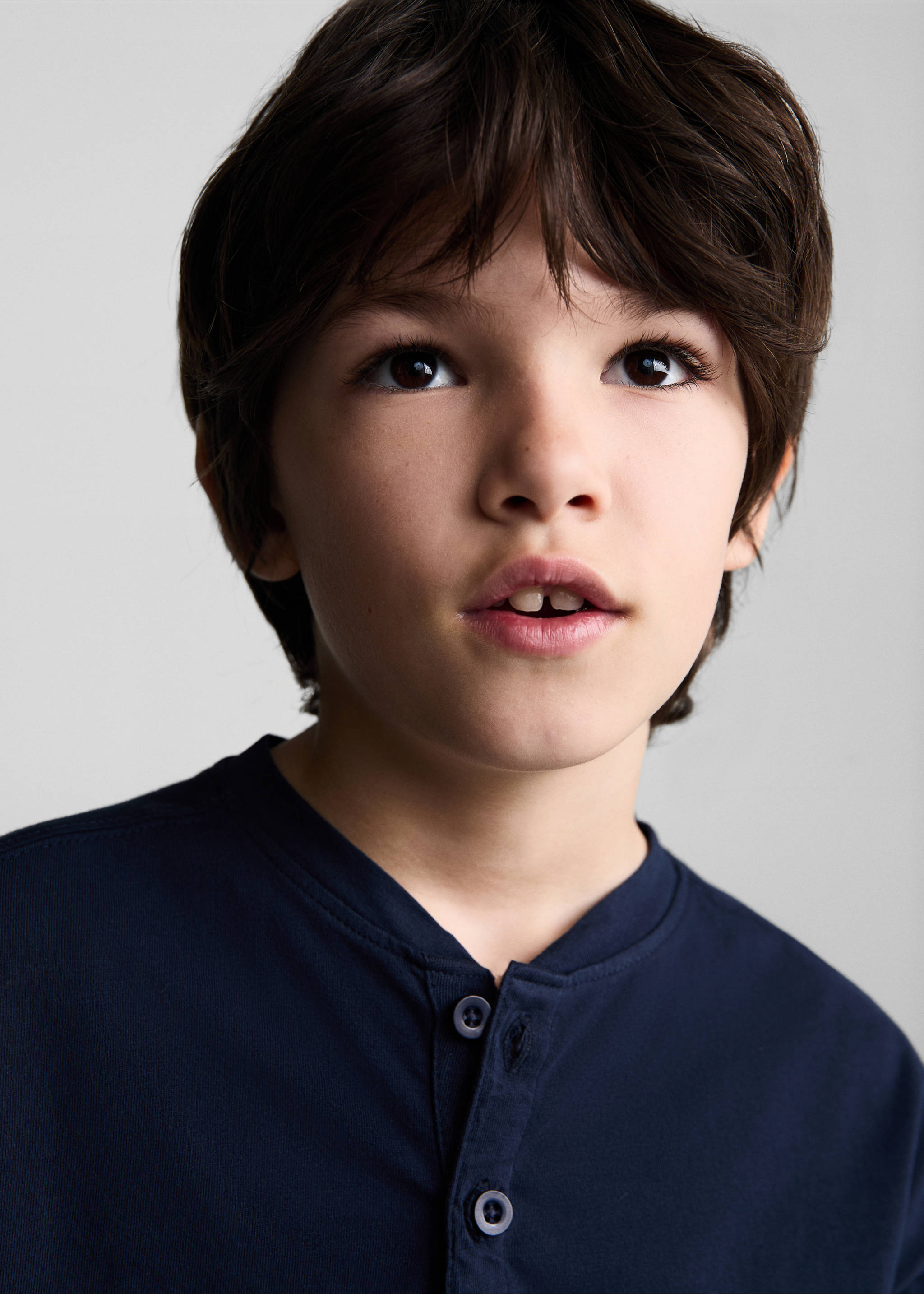 Buttoned cotton T-shirt - Details of the article 1, Dark Navy. Ref: 67006020-00.