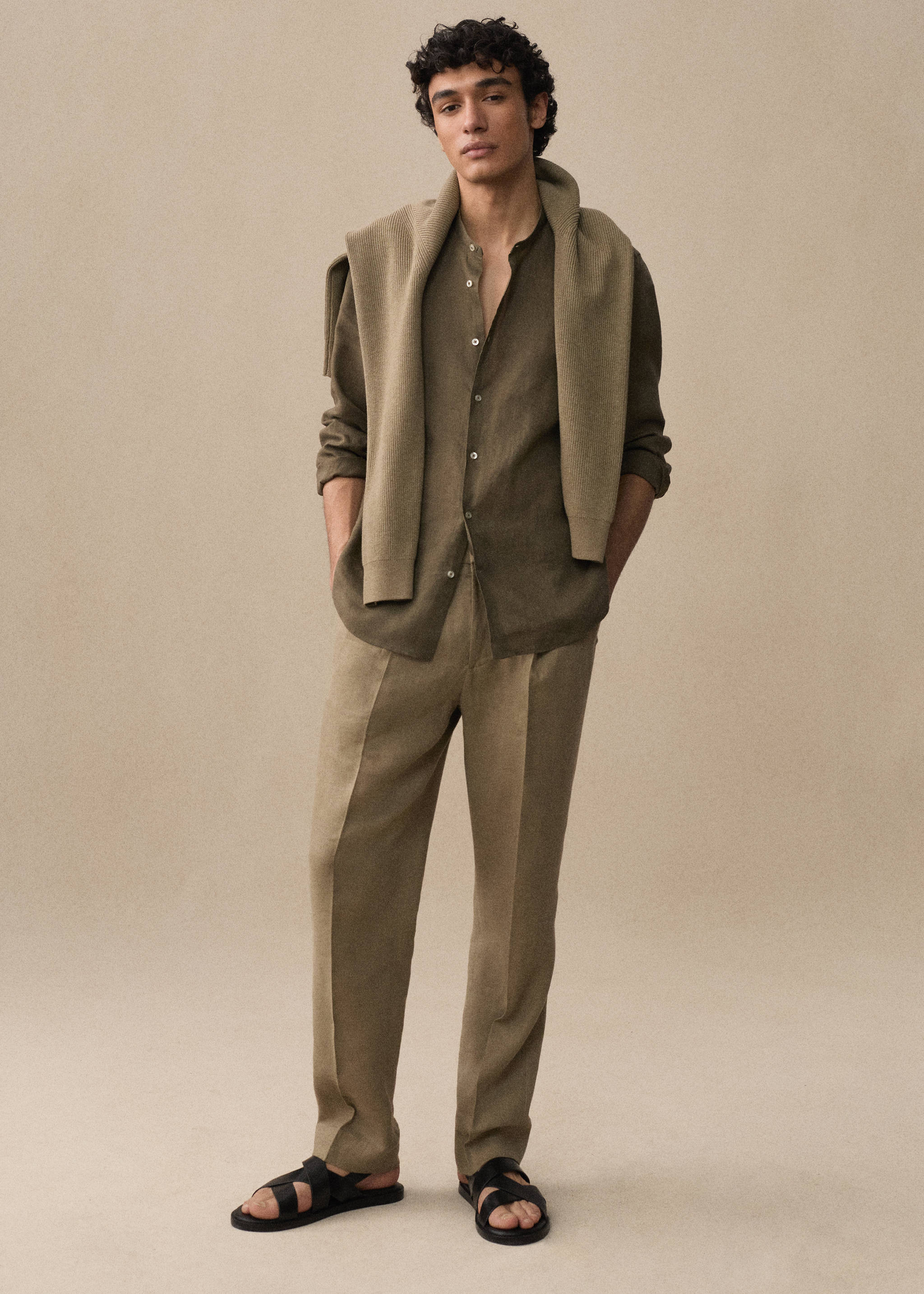 100% linen regular-fit trousers - Details of the article 3, Khaki. Ref: 67006060-00.
