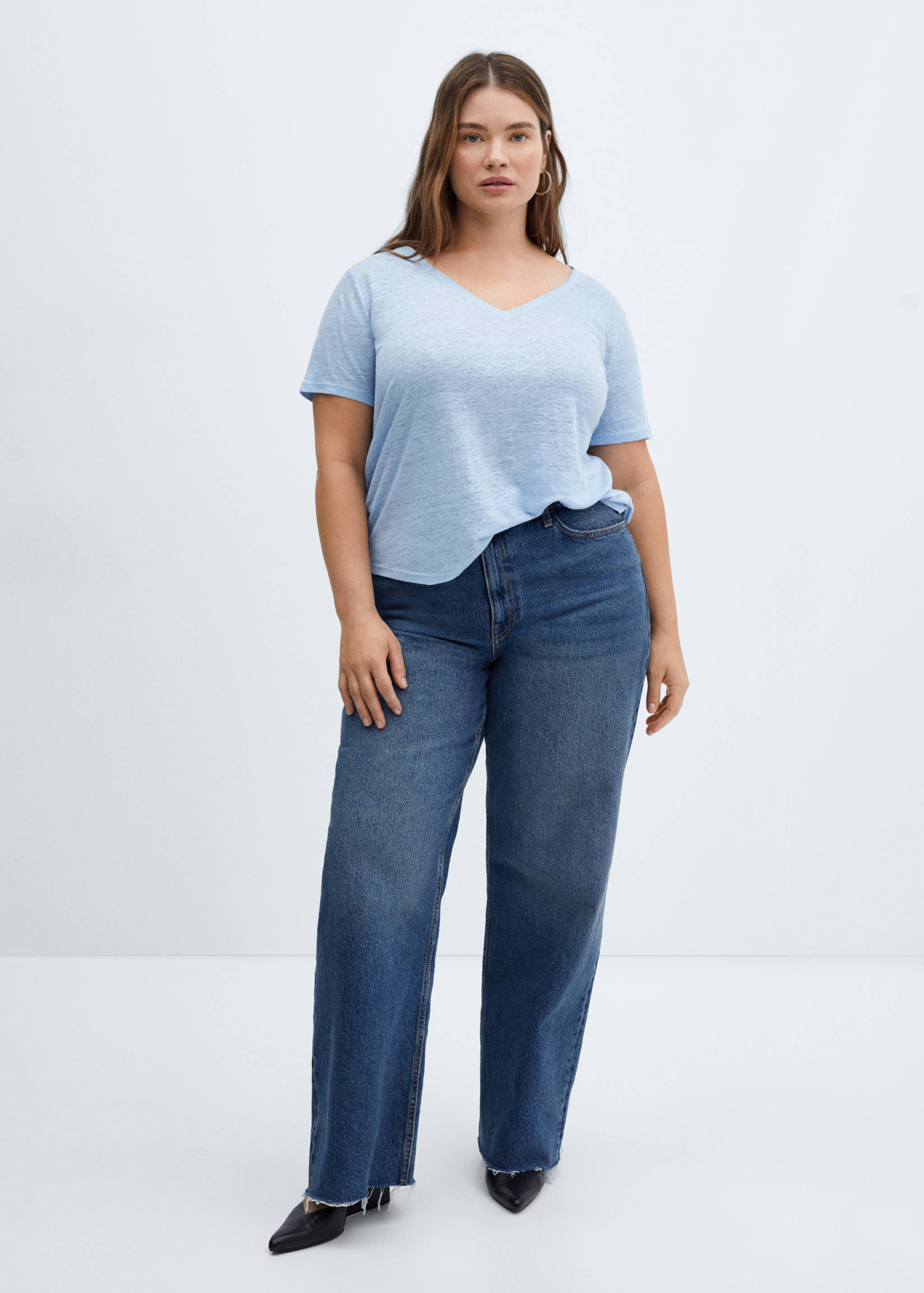 Leinen-T-Shirt mit V-Ausschnitt - Detail des Artikels 3