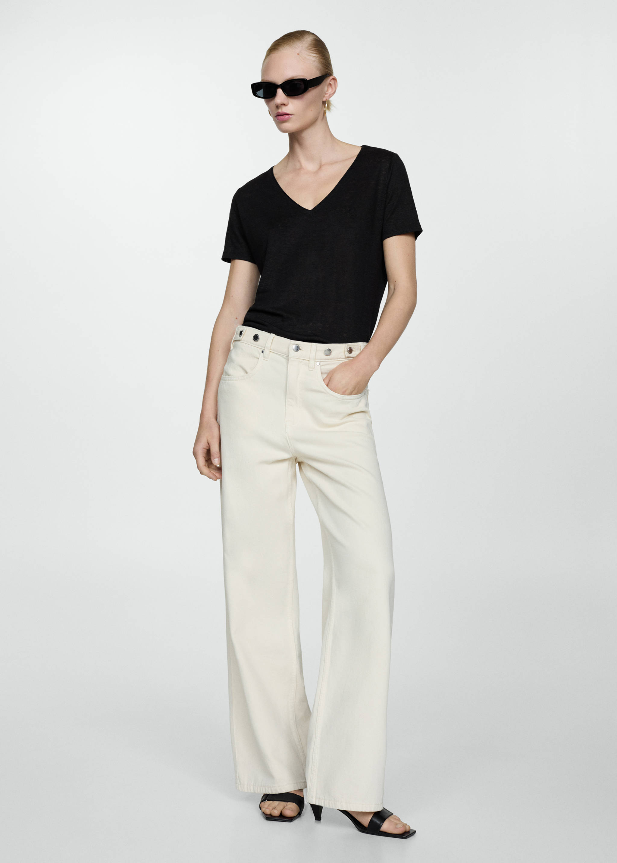 Leinen-T-Shirt mit V-Ausschnitt - Allgemeine Ansicht