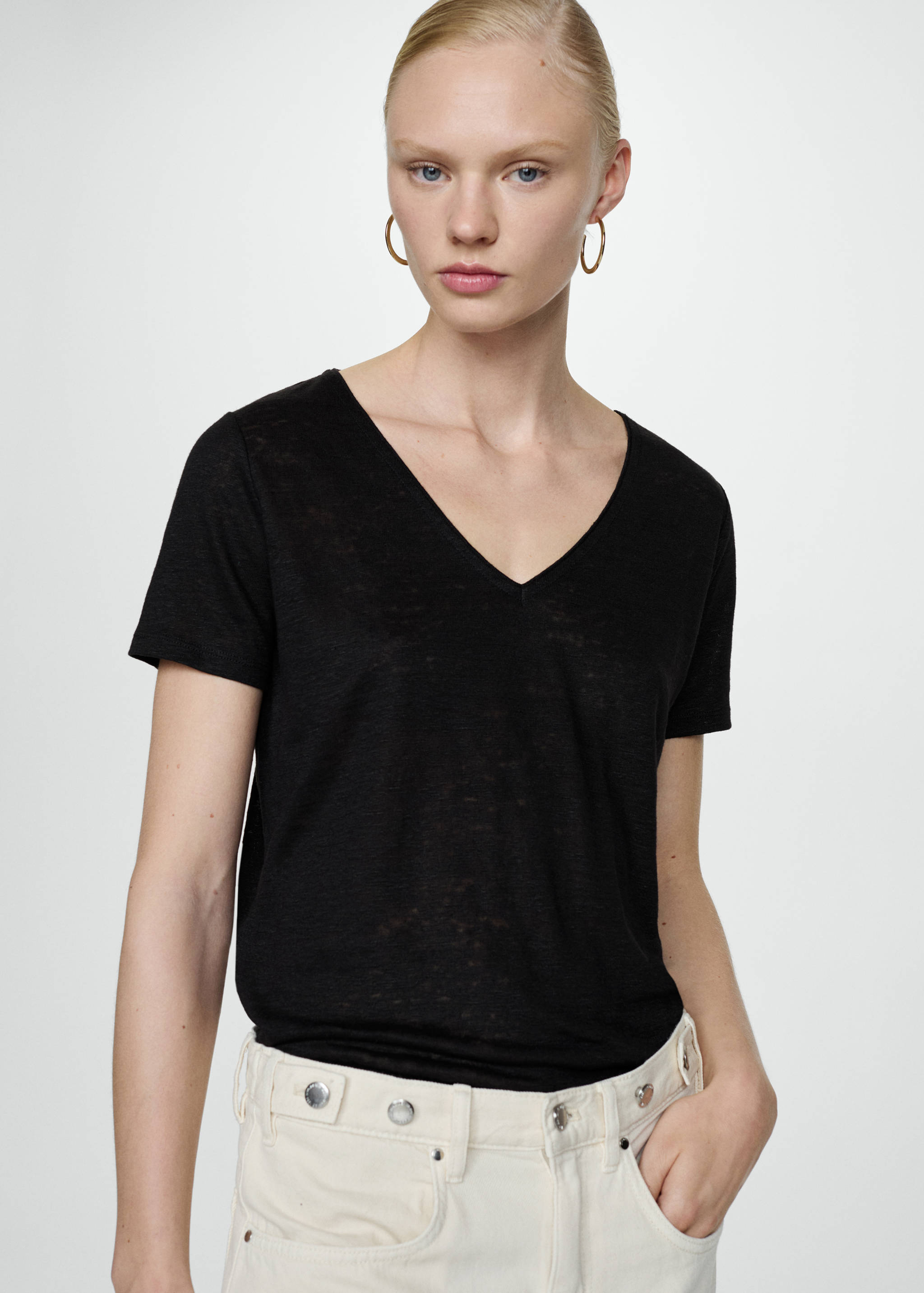 Leinen-T-Shirt mit V-Ausschnitt - Mittlere Ansicht