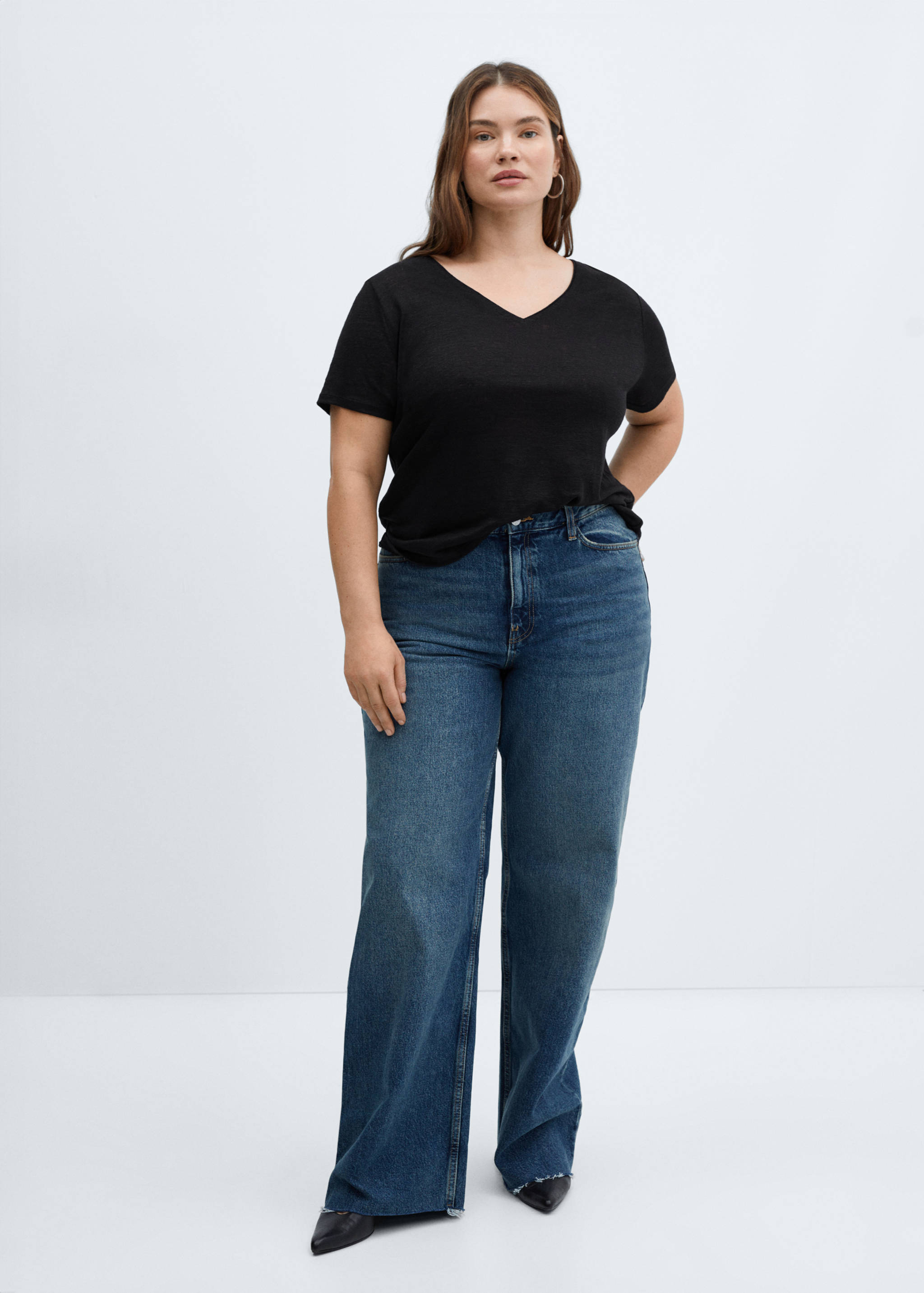 Leinen-T-Shirt mit V-Ausschnitt - Detail des Artikels 3