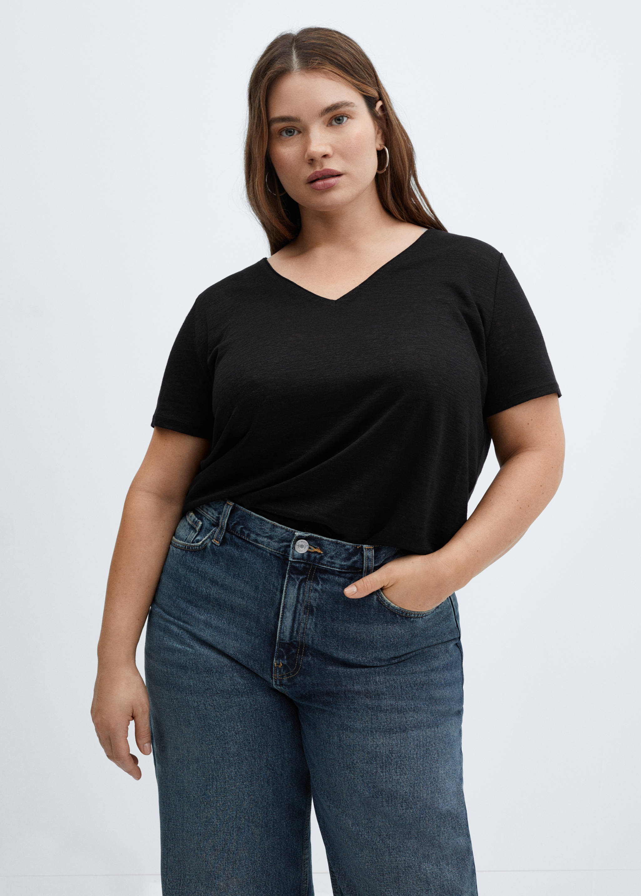 Leinen-T-Shirt mit V-Ausschnitt - Detail des Artikels 5