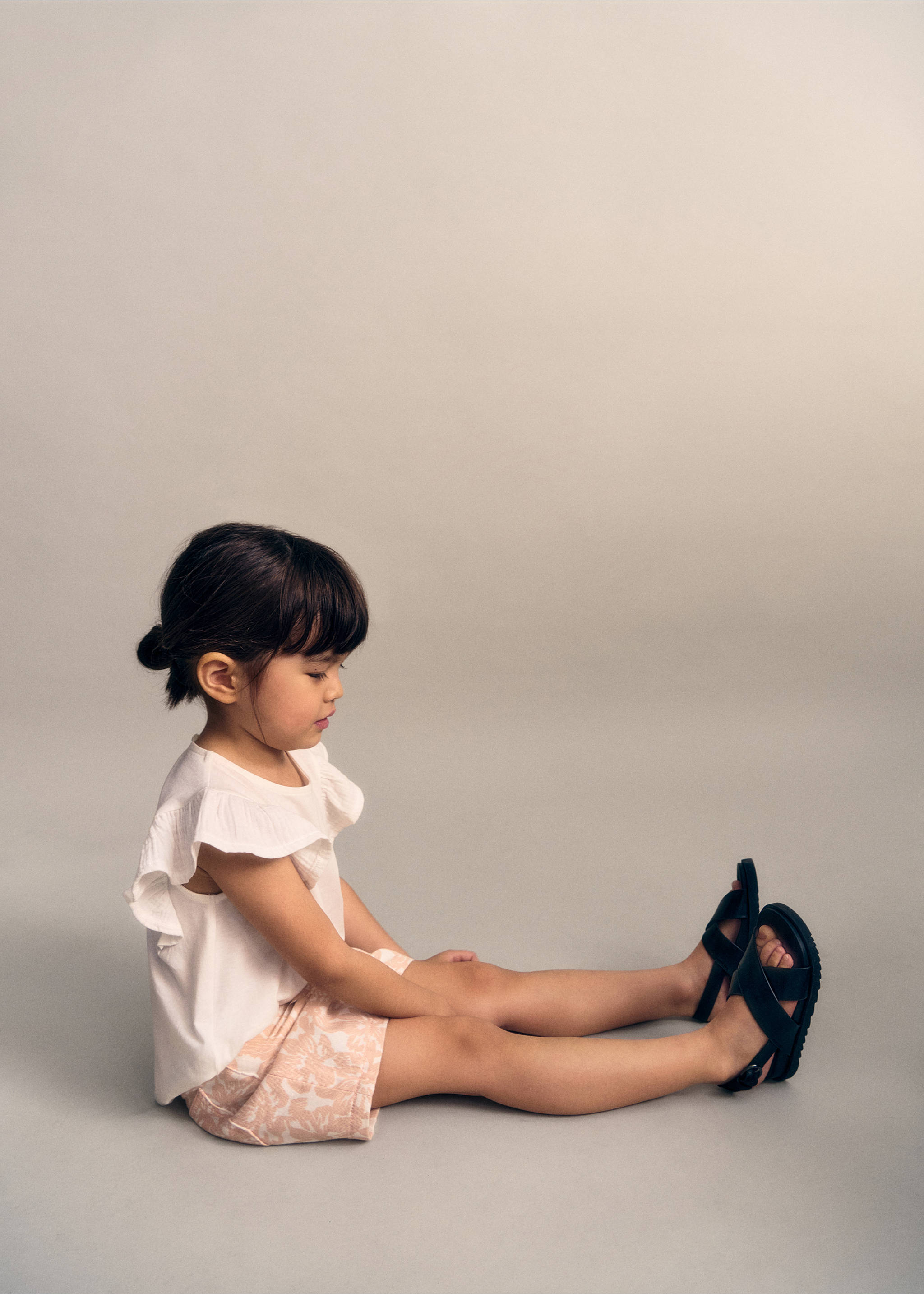 Buckle strap sandals - Details of the article 5, Black. Ref: 67006331-00.