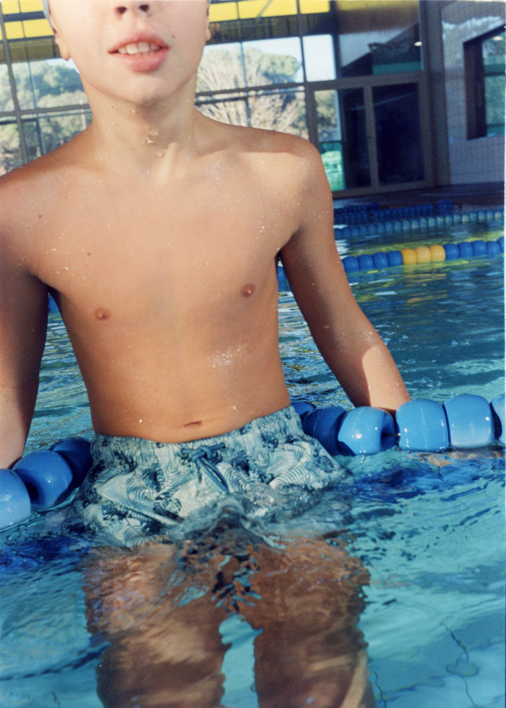 Leaf-print swimsuit - General plane