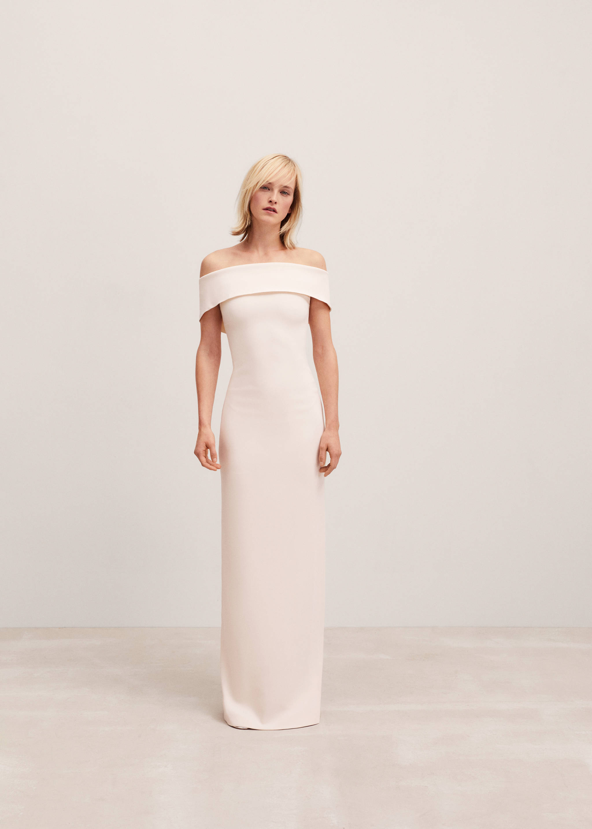 Off-the-shoulder dress with slit detail - General plane