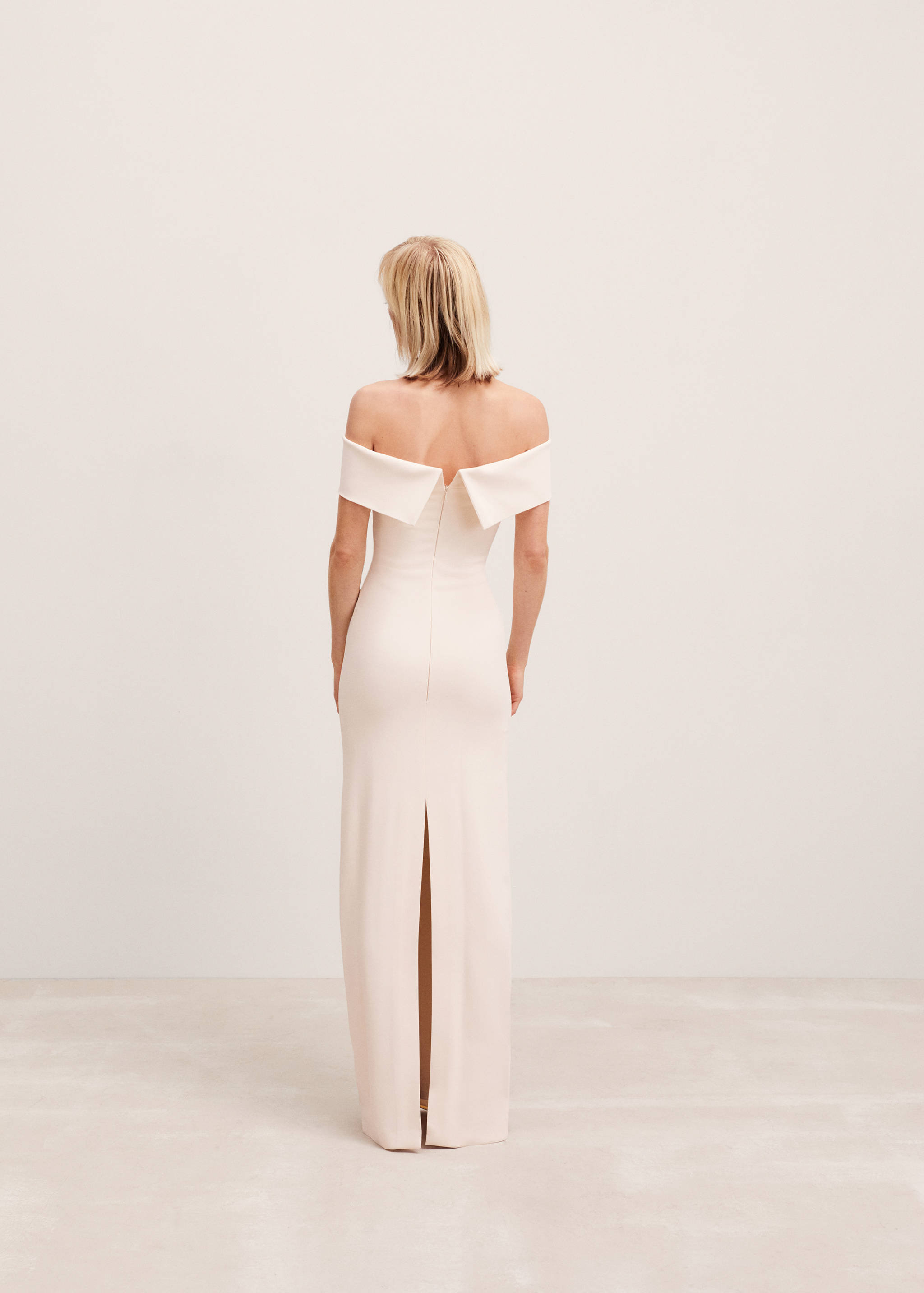Off-the-shoulder dress with slit detail - Reverse of the article
