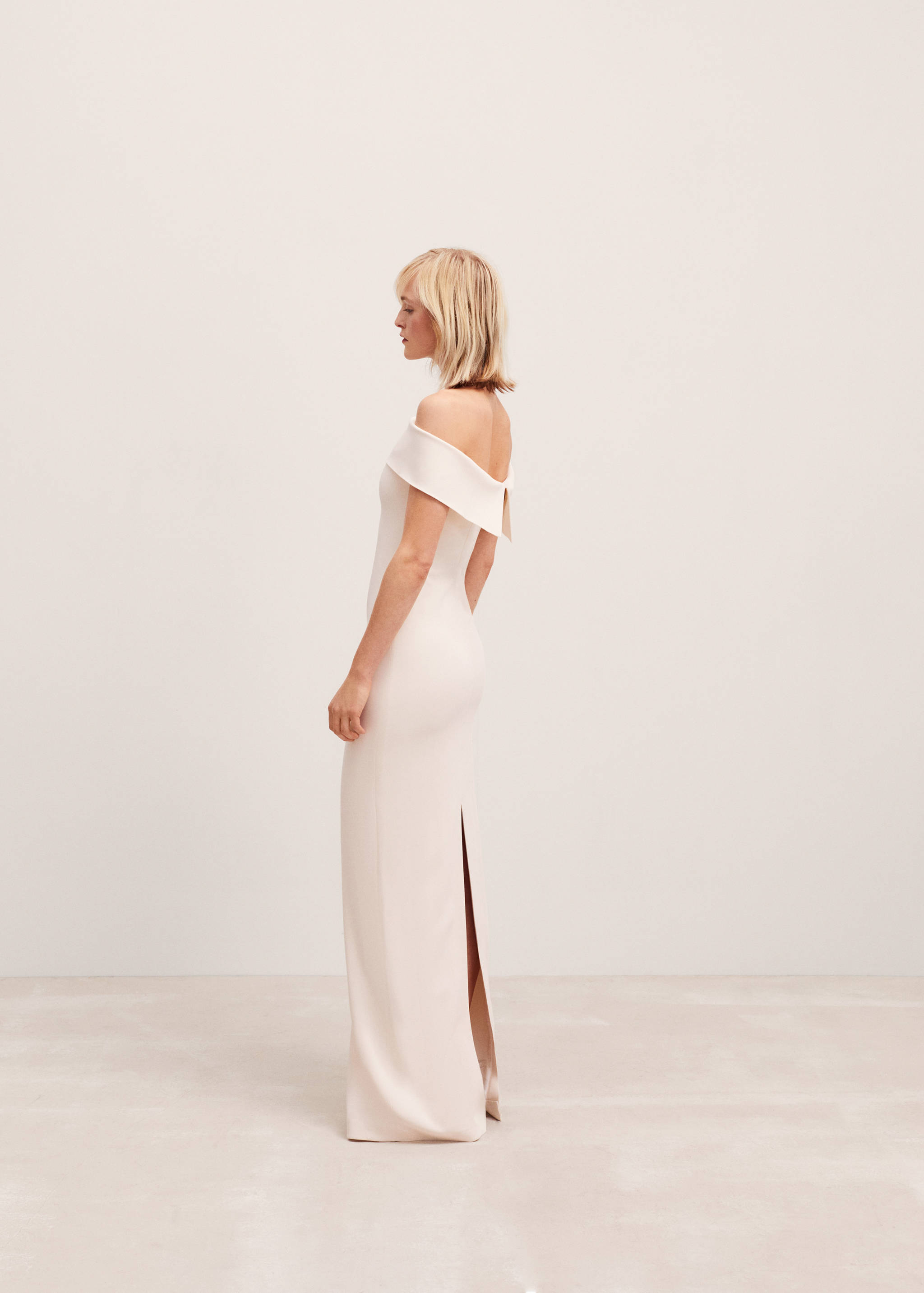 Off-the-shoulder dress with slit detail - Details of the article 2